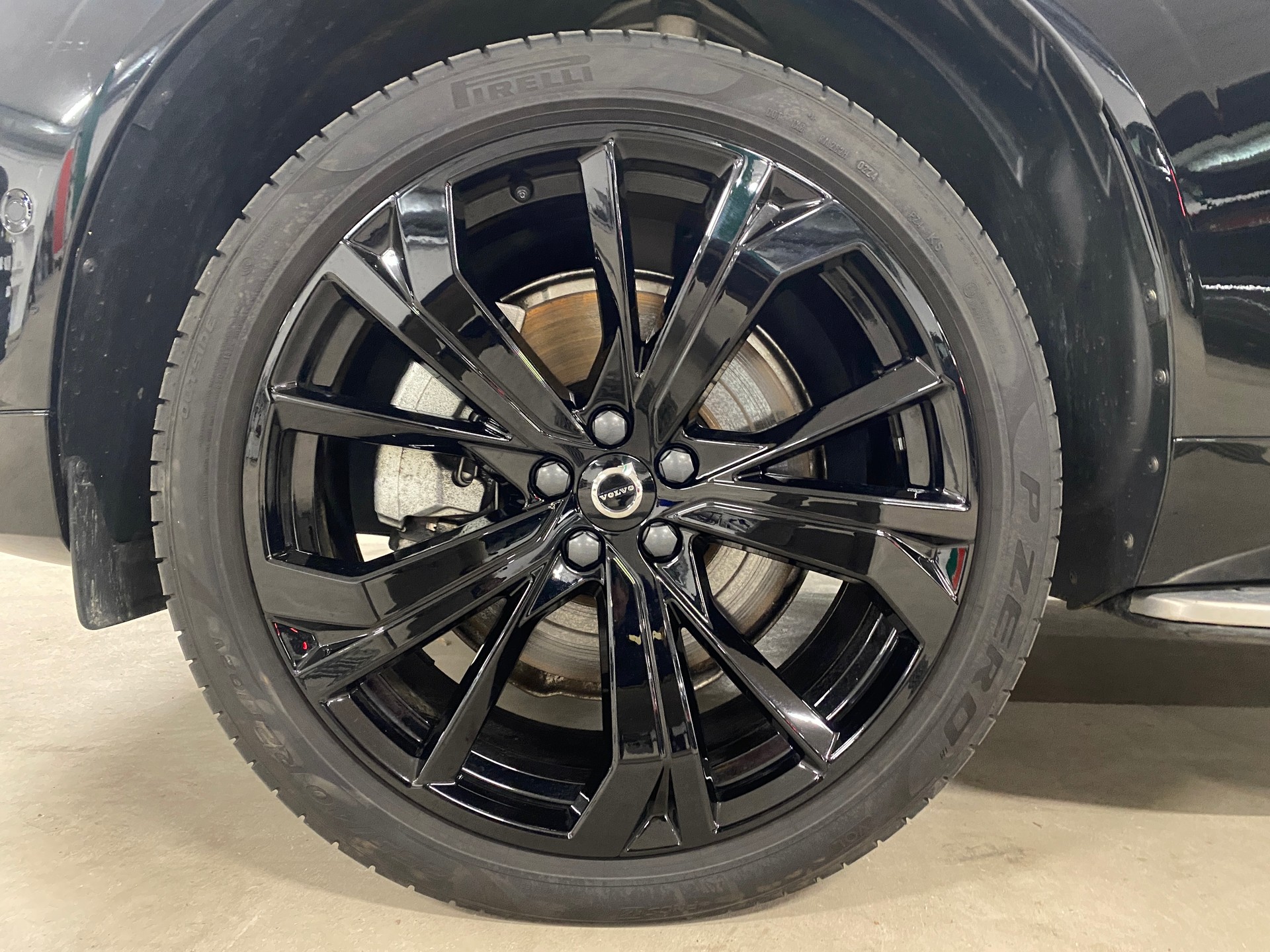 VOLVO XC60 T8 Xcentric Black Edition eAWD PluginHybrid Geartronic-image-5
