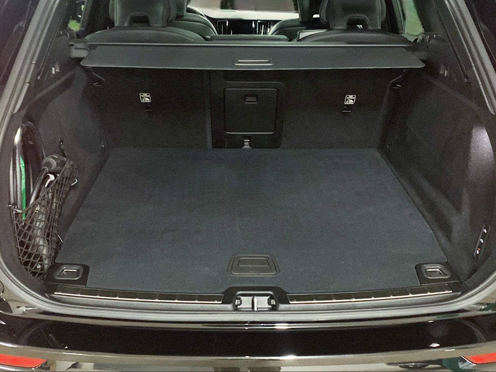 VOLVO XC60 T8 Xcentric Black Edition eAWD PluginHybrid Geartronic-image-14