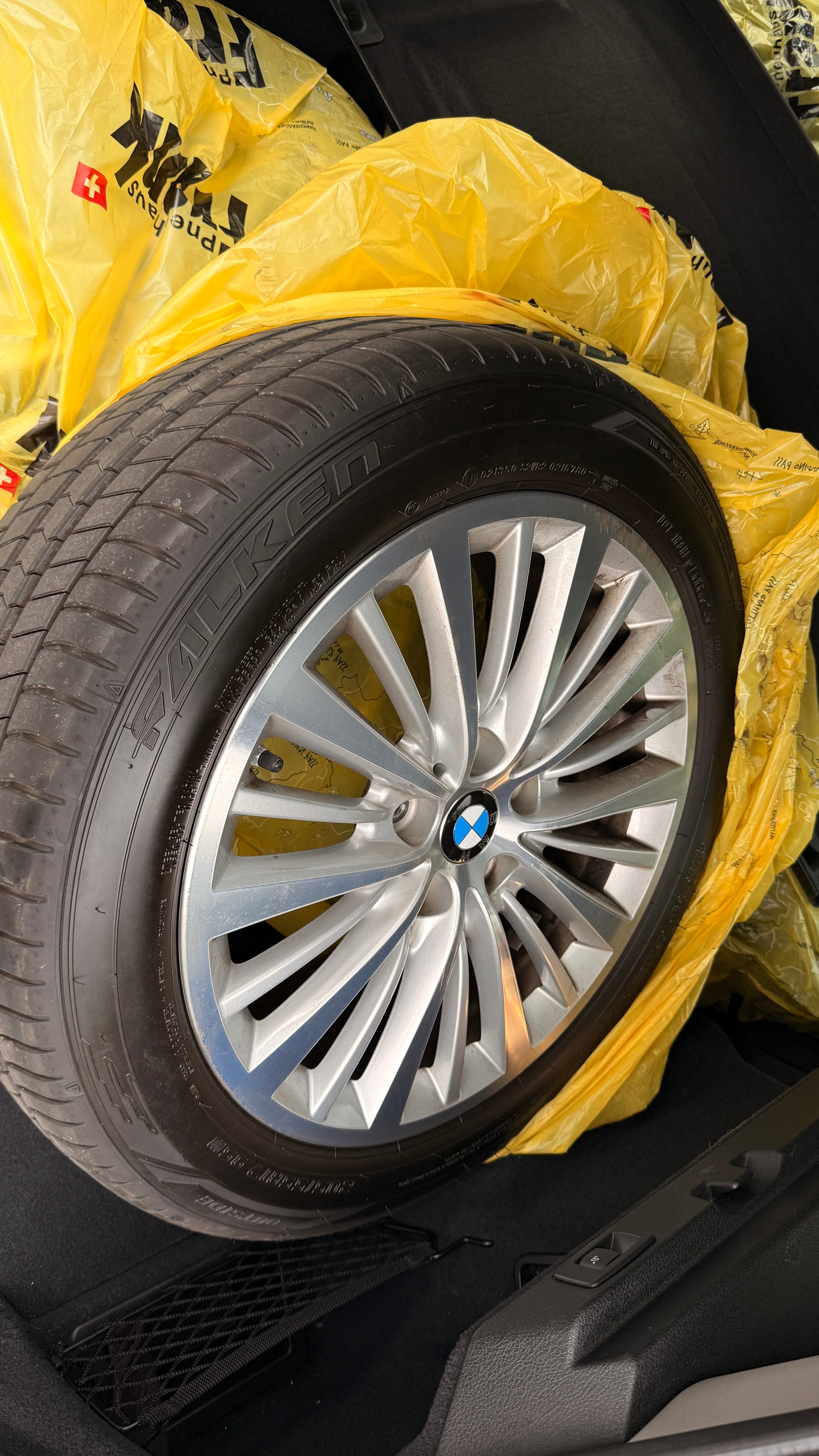 BMW 218i Active Tourer Steptronic-image-13