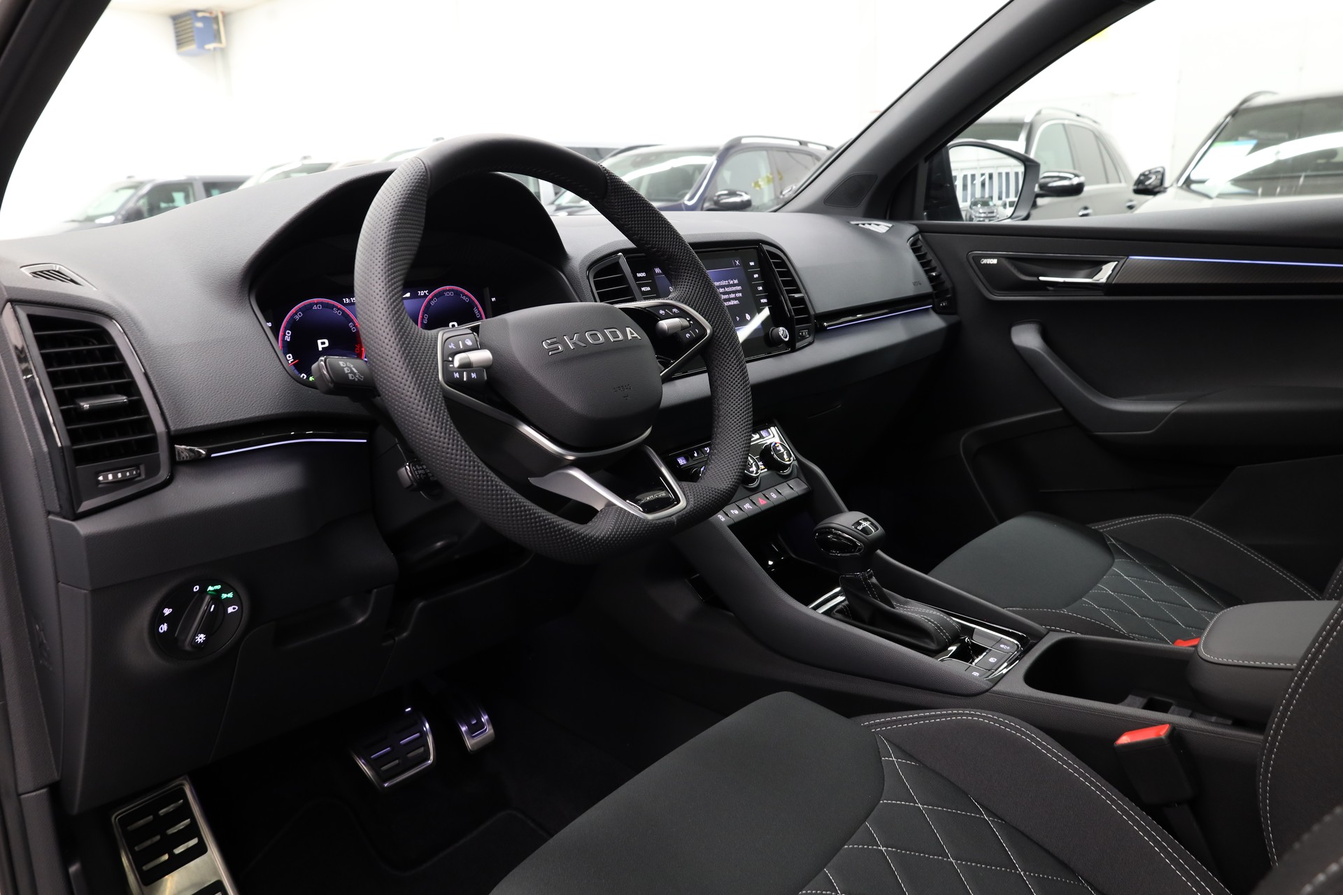 SKODA Karoq 2.0 TSI SportLine 4x4 DSG-image-14