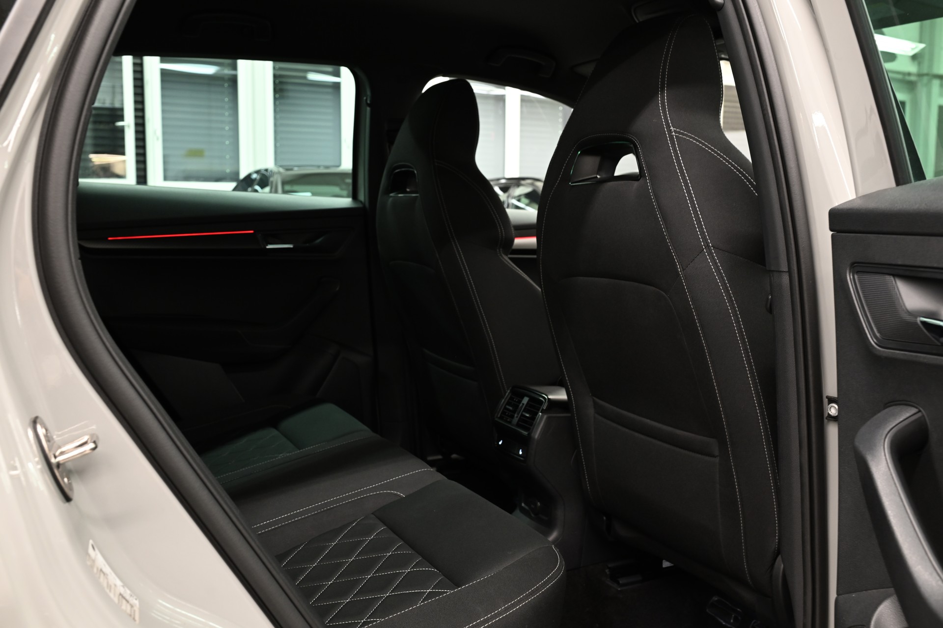 SKODA Karoq 2.0 TSI SportLine 4x4 DSG-image-22