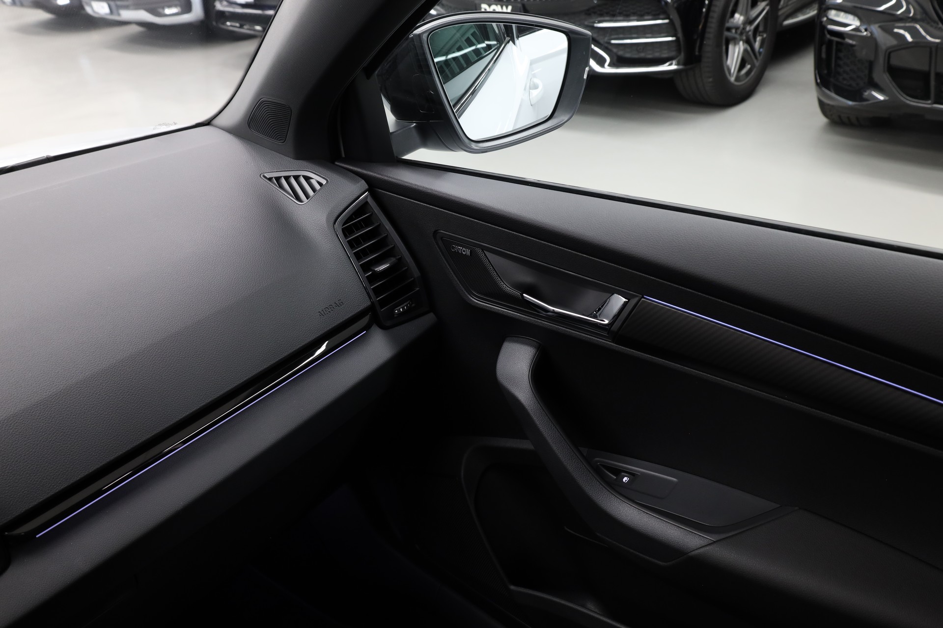 SKODA Karoq 2.0 TSI SportLine 4x4 DSG-image-19
