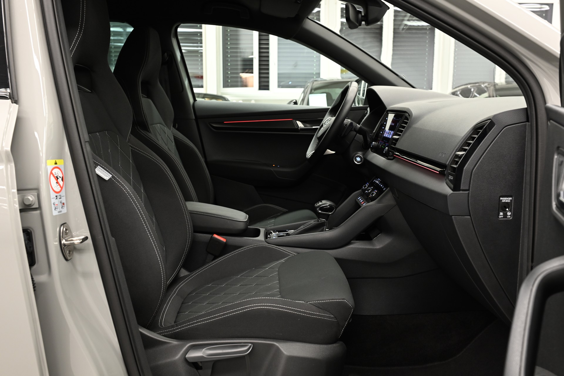 SKODA Karoq 2.0 TSI SportLine 4x4 DSG-image-12