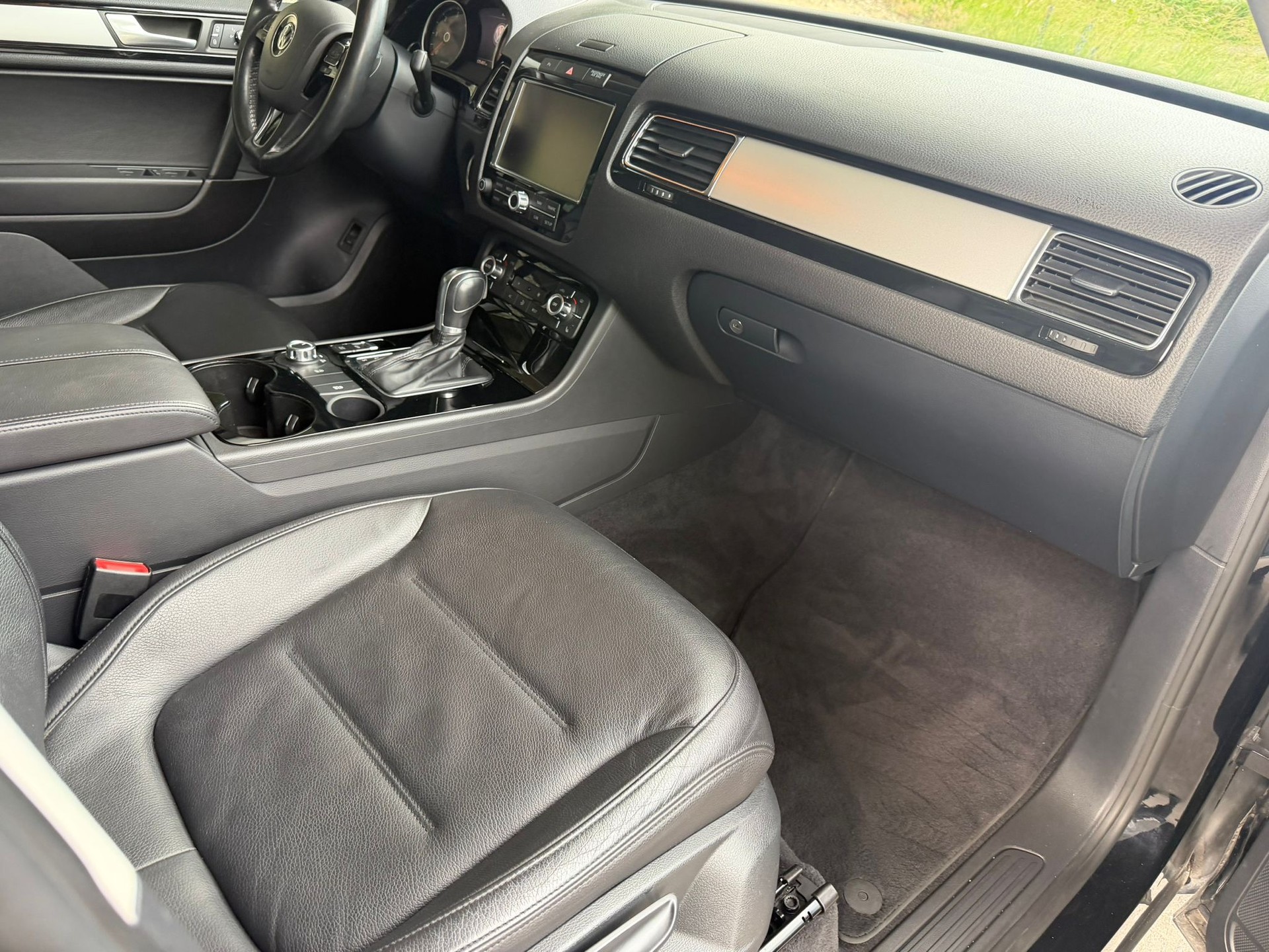 VW Touareg 3.0 TDI BlueMotion Technology Tiptronic-image-8