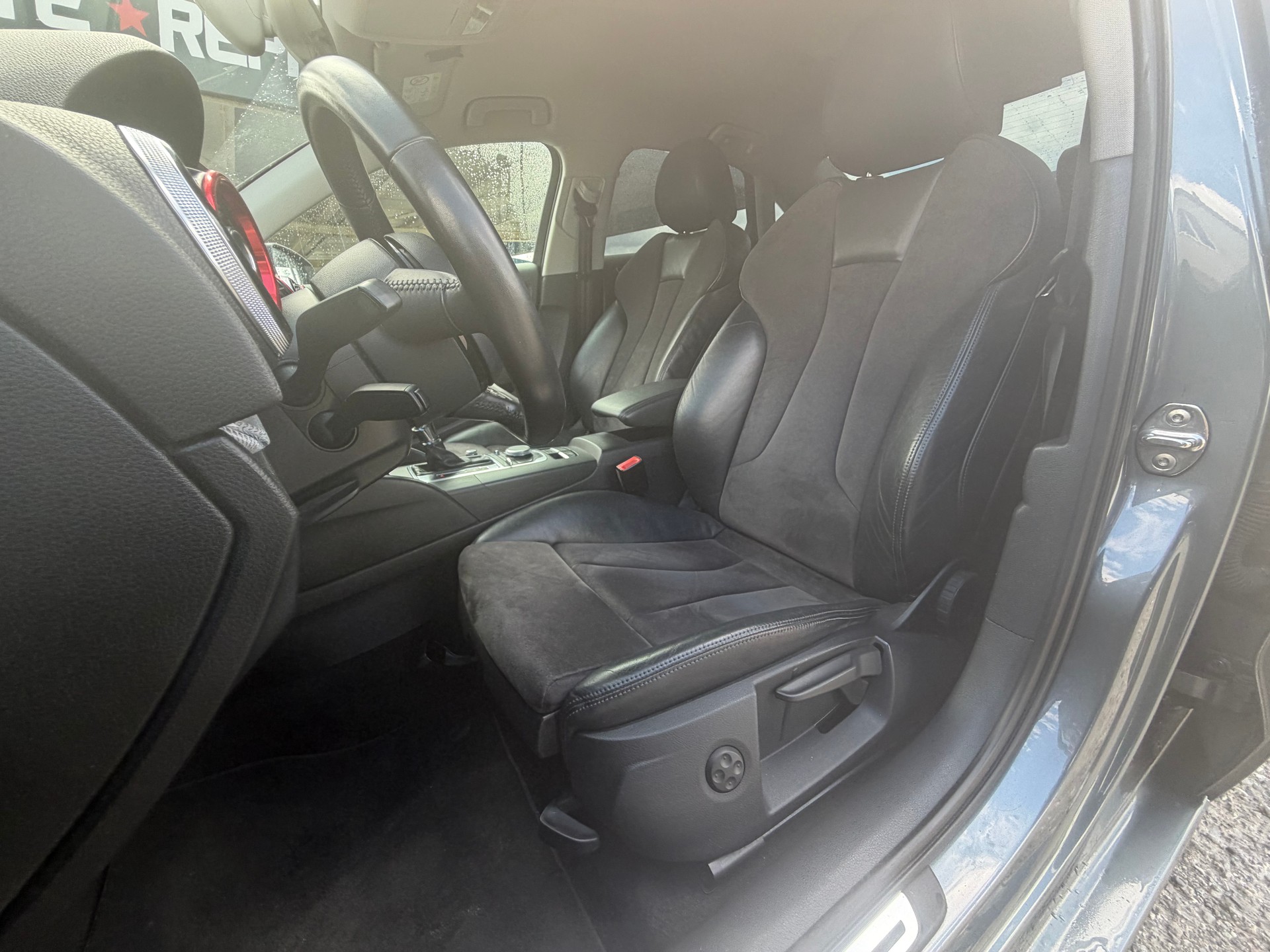 AUDI A3 Limousine 1.4 TFSI Ambition S-tronic-image-12