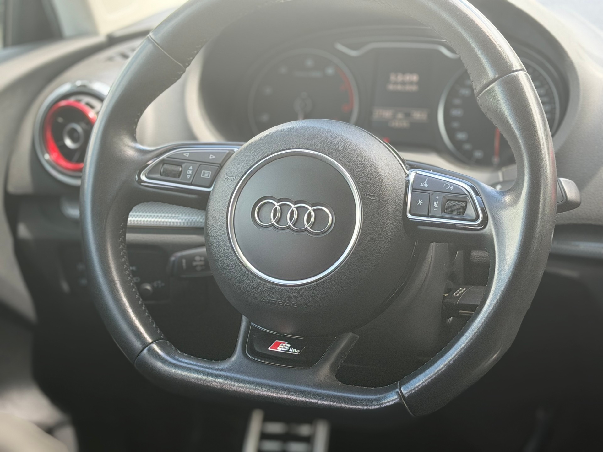 AUDI A3 Limousine 1.4 TFSI Ambition S-tronic-image-8