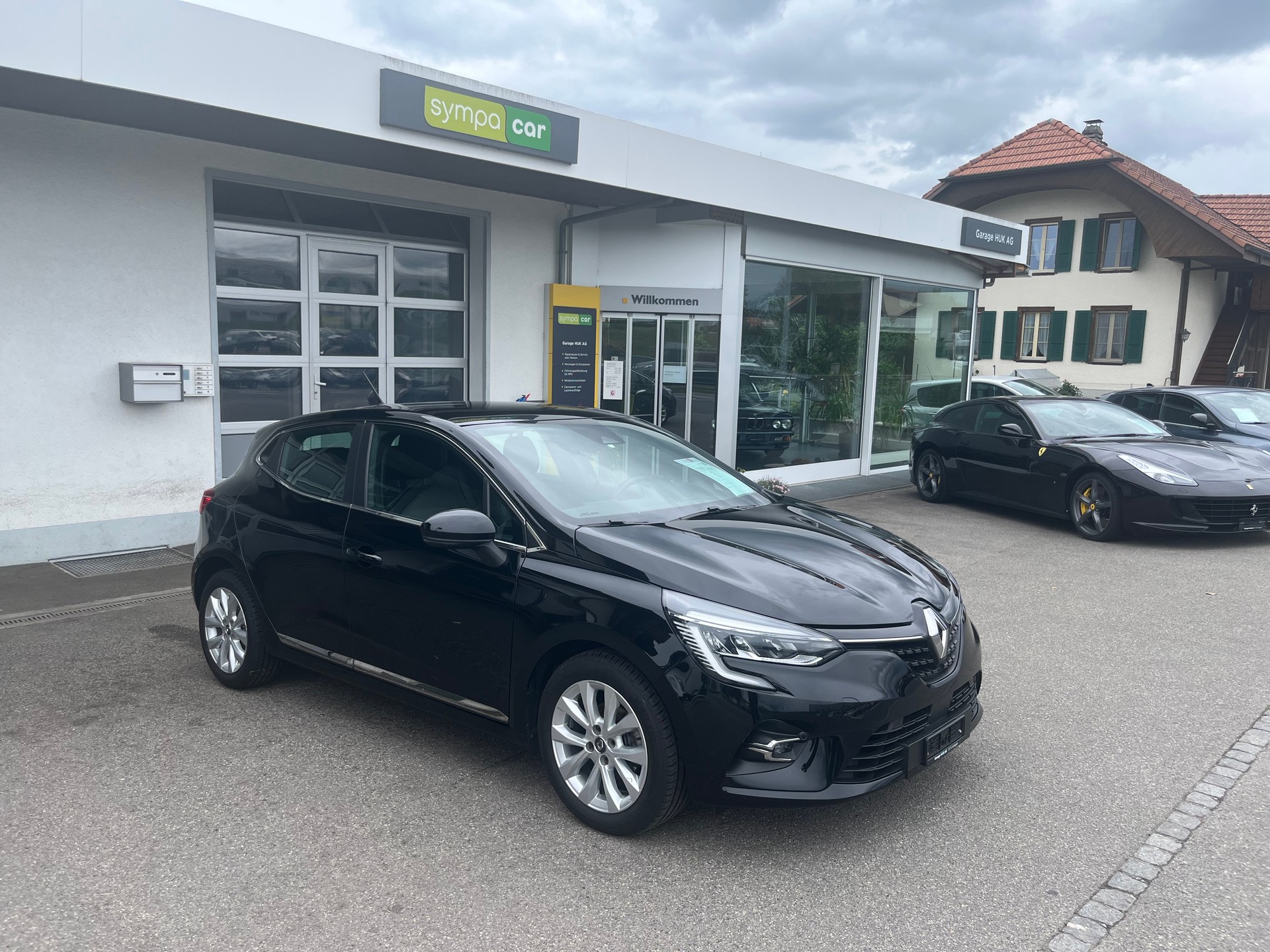 RENAULT Clio 1.0 Intens+++FRISCH AB MFK+++-image-0