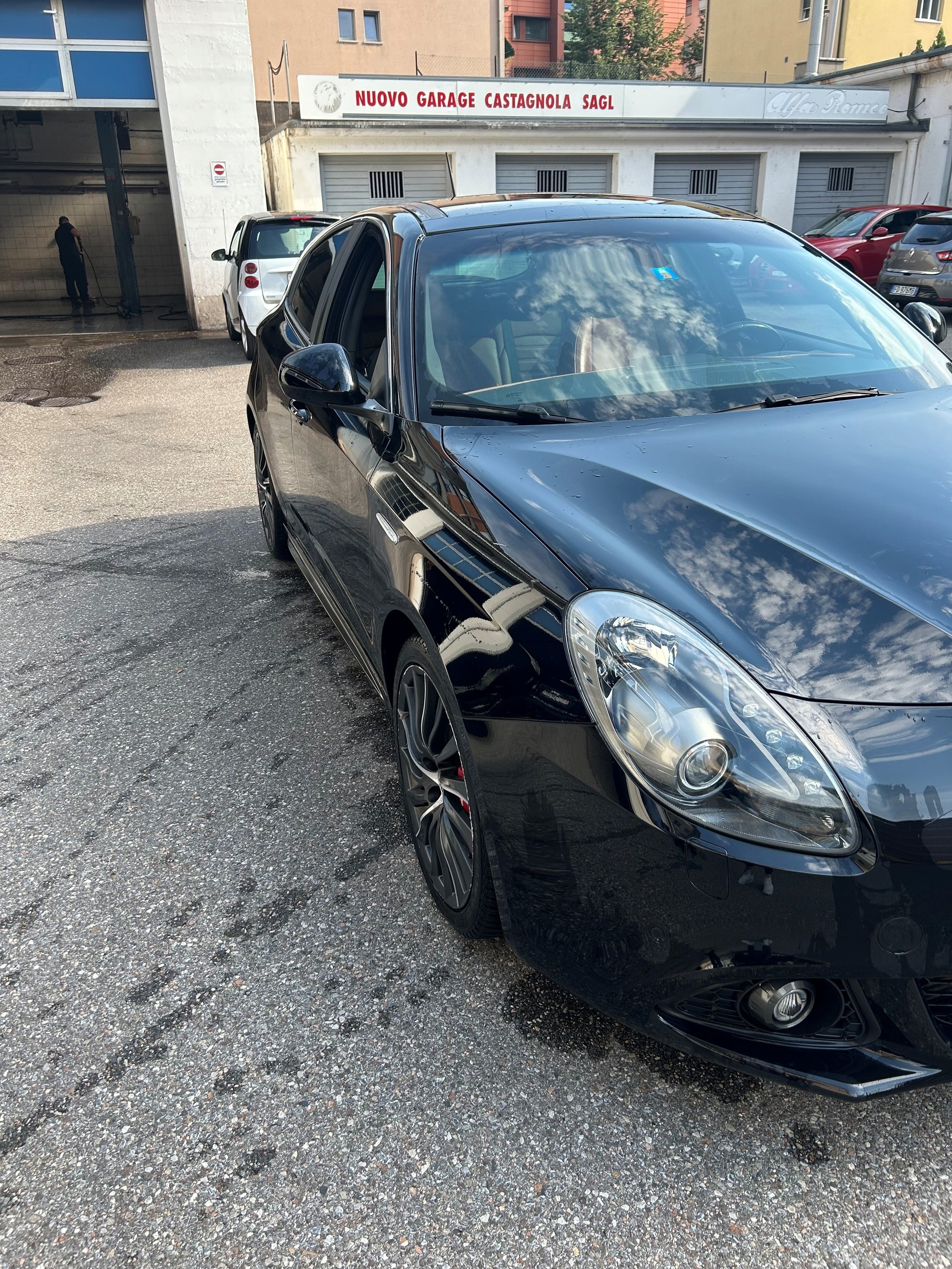 ALFA ROMEO Giulietta 1750 TBi Quadrifoglio Verde TCT-image-1