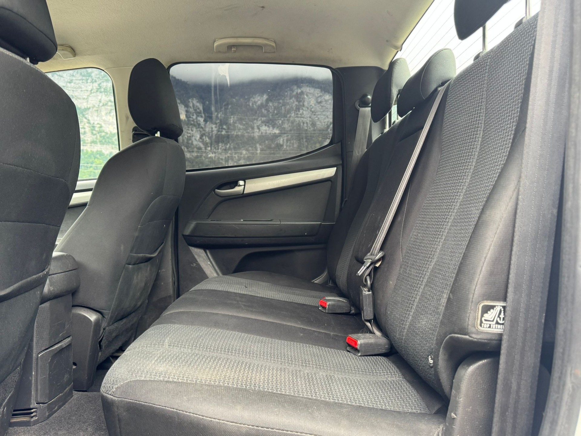 ISUZU D-MAX 2.5 Crew Cab Satellite 4x4-image-11