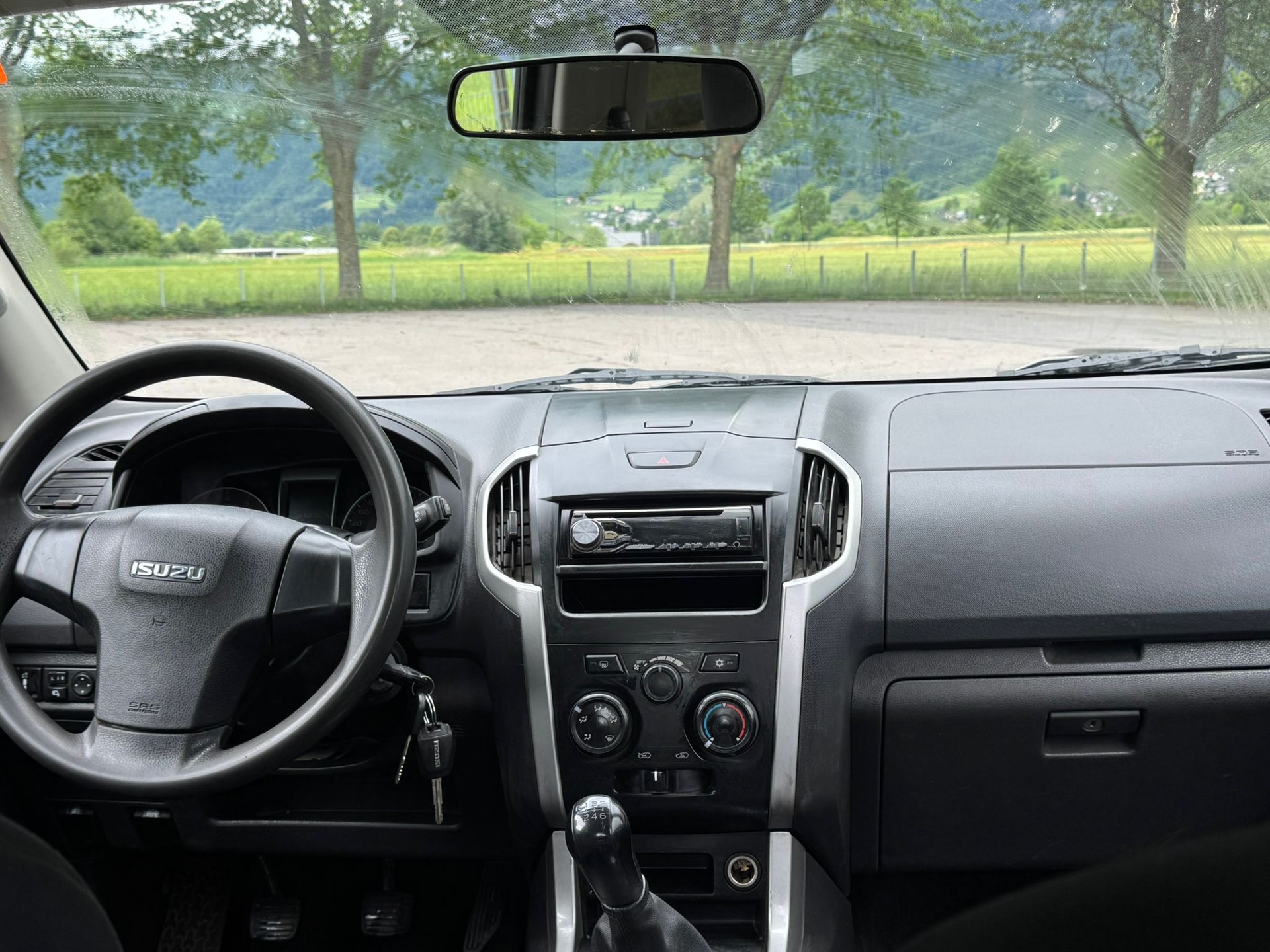 ISUZU D-MAX 2.5 Crew Cab Satellite 4x4-image-16