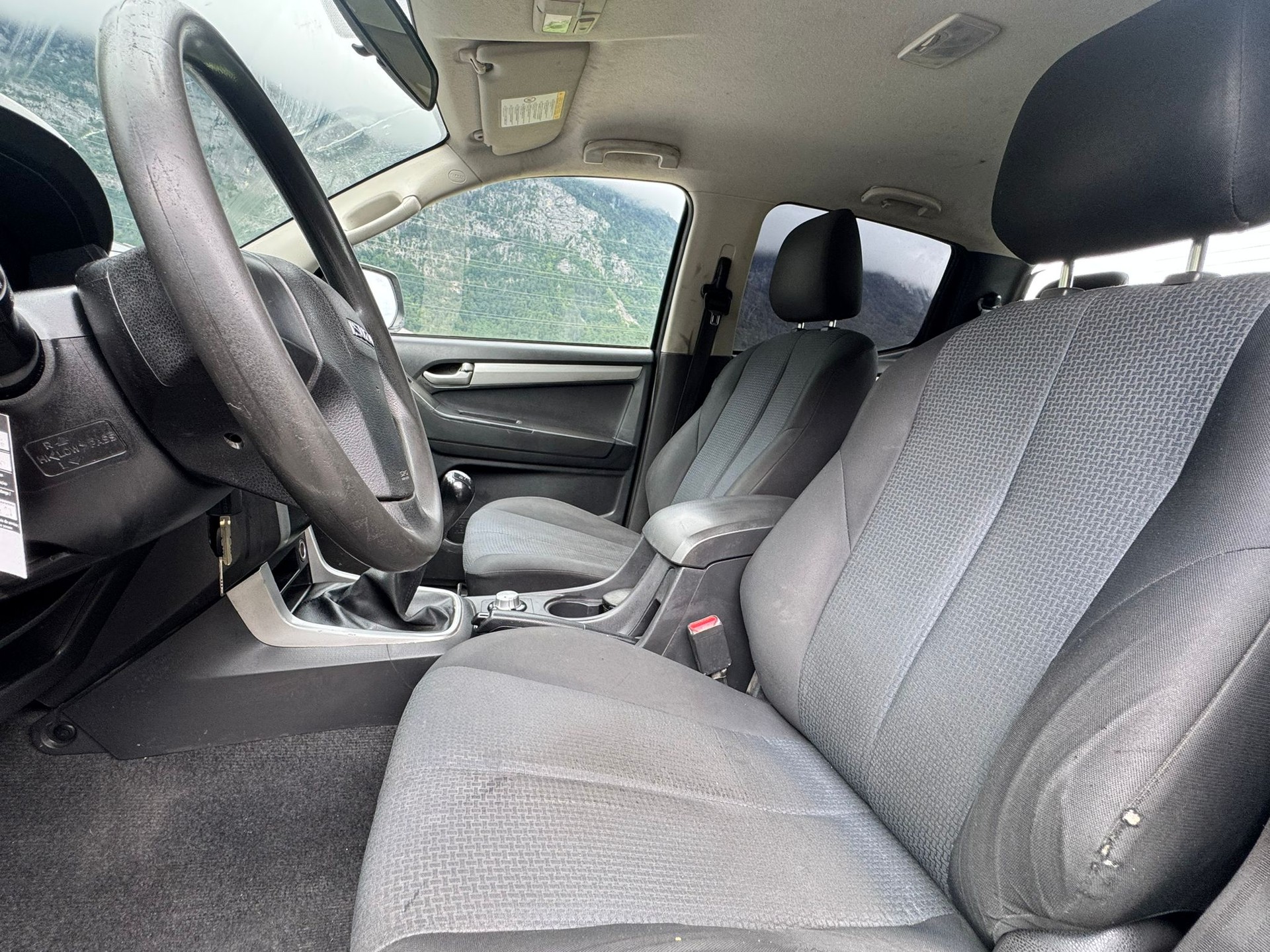 ISUZU D-MAX 2.5 Crew Cab Satellite 4x4-image-14