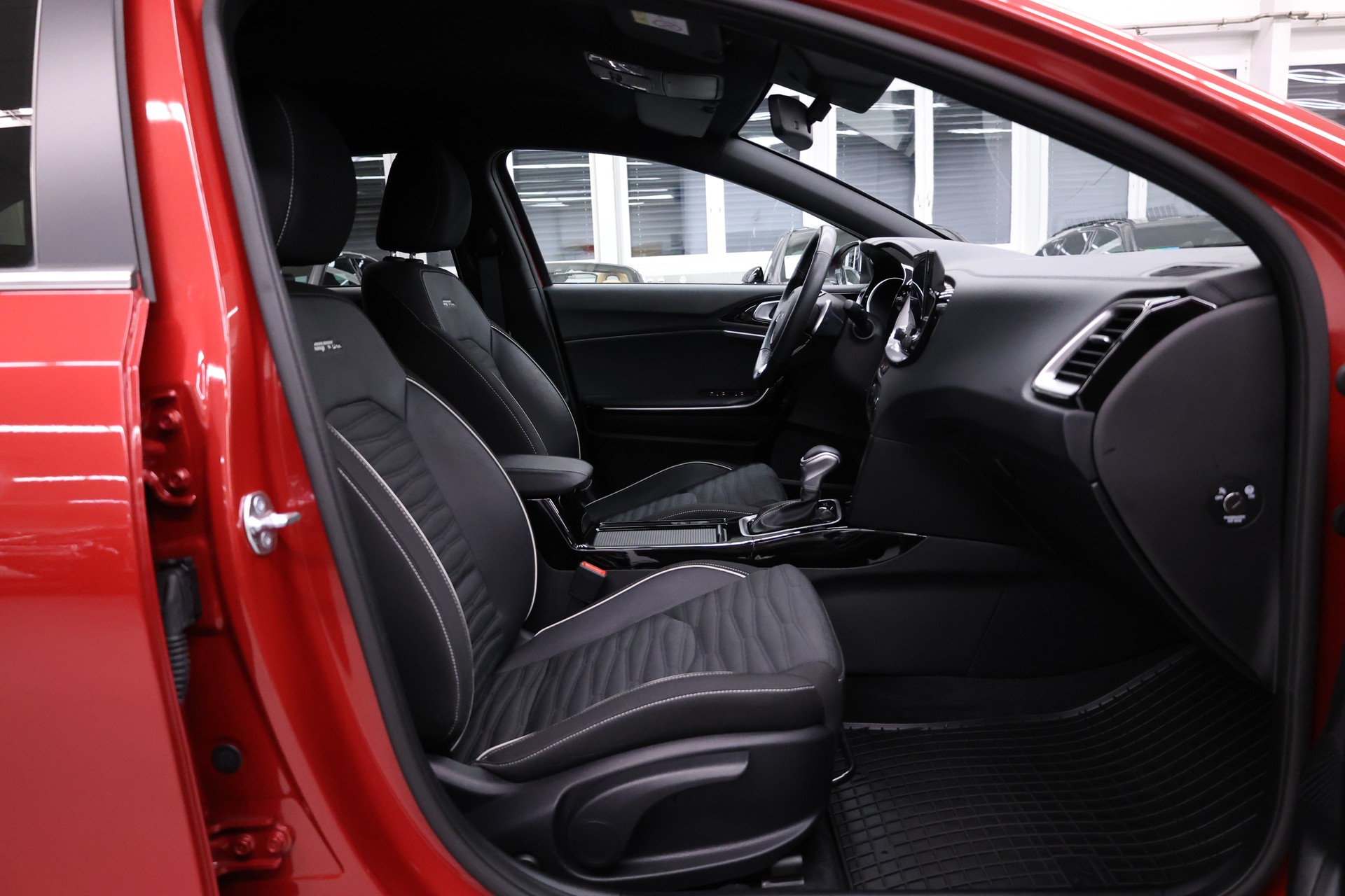 KIA Ceed SW 1.5 T-GDi GT-Line-image-14