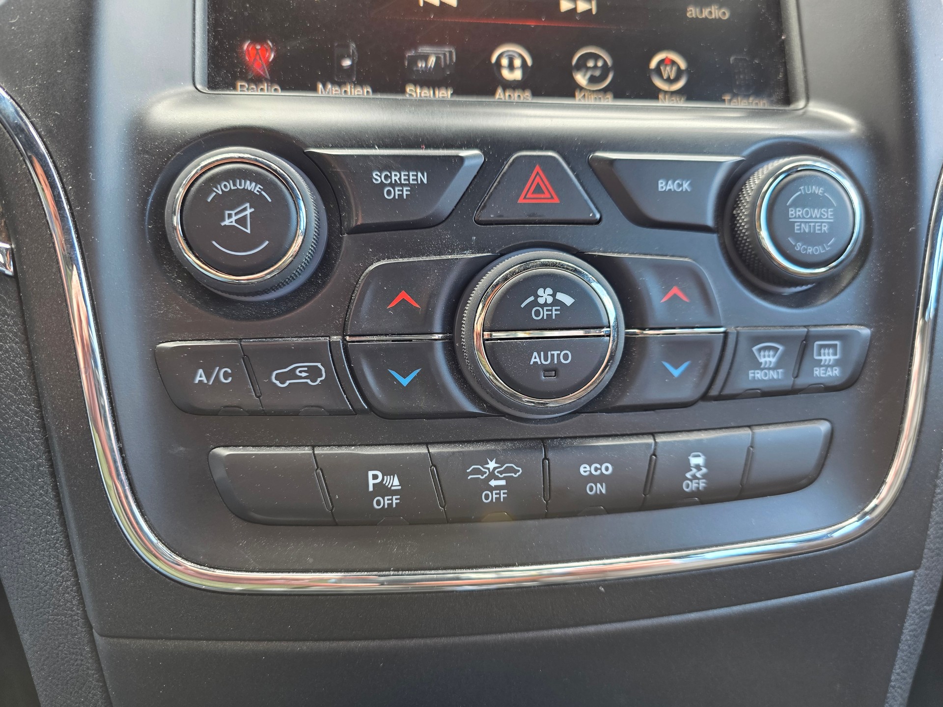 JEEP Grand Cherokee 6.4 V8 HEMI SRT8 Automatic-image-28
