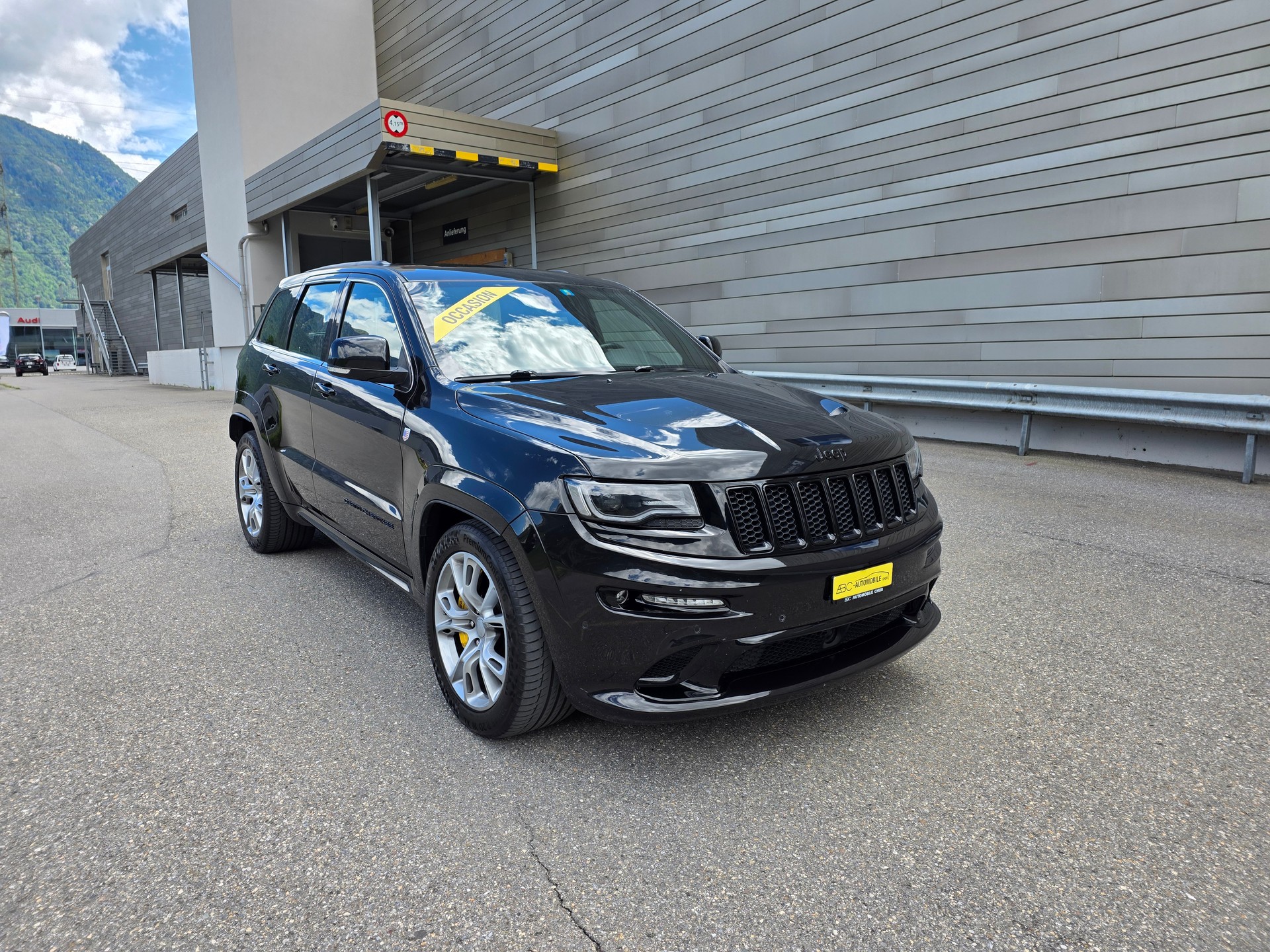 JEEP Grand Cherokee 6.4 V8 HEMI SRT8 Automatic-showroom-element-3