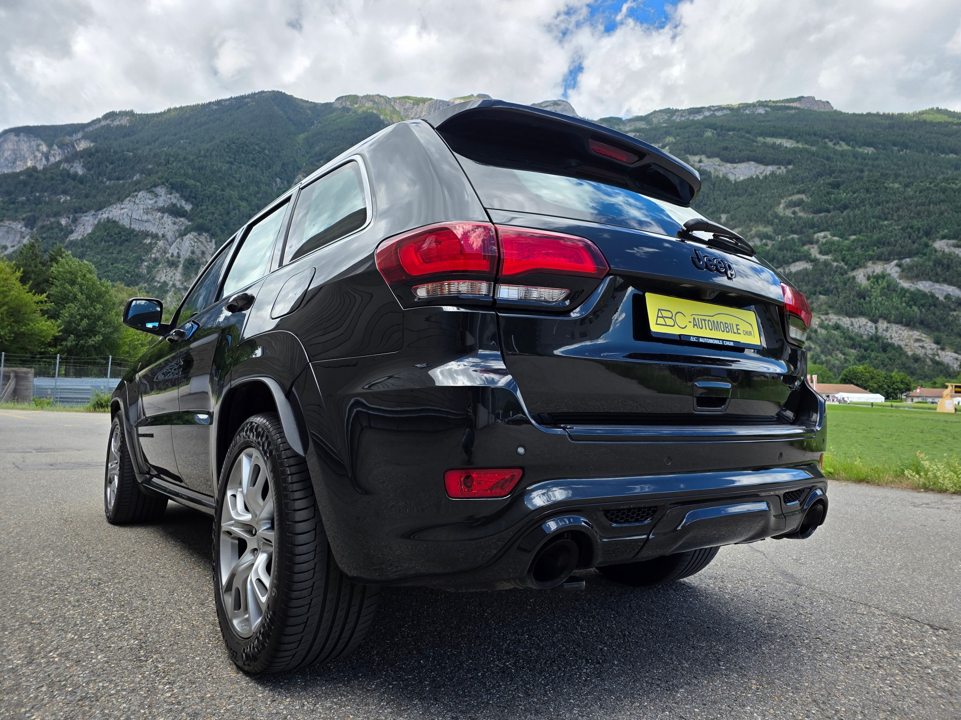 JEEP Grand Cherokee 6.4 V8 HEMI SRT8 Automatic-image-9