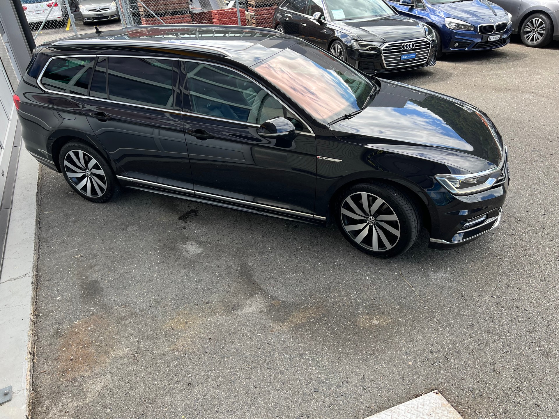 VW Passat Variant 2.0 TSI R-Line Highline 4x4 DSG PS 280 *** Leder * Head-Up Display * AHK 2200 kg.* 1 Jahr Garantie möglich **-showroom-element-3