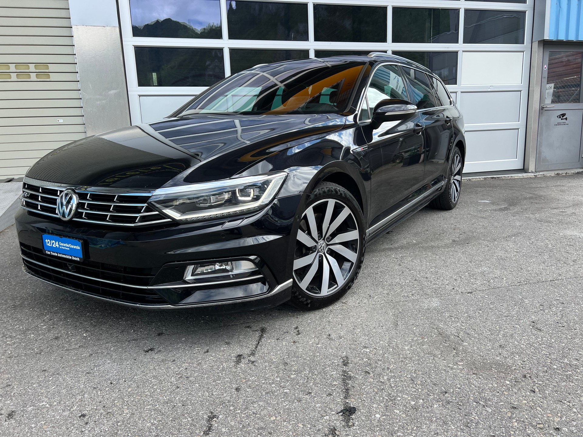 VW Passat Variant 2.0 TSI R-Line Highline 4x4 DSG PS 280 *** Leder * Head-Up Display * AHK 2200 kg.* 1 Jahr Garantie möglich **-image-4