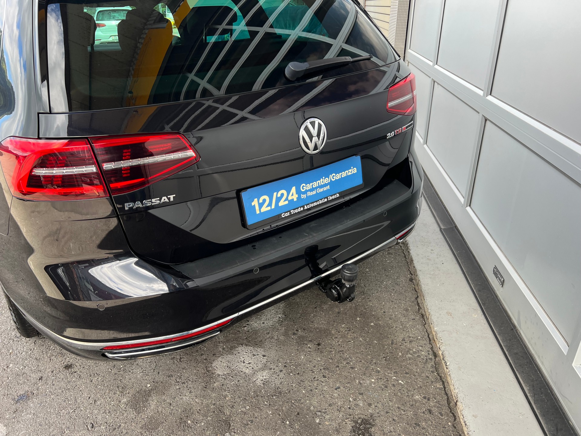 VW Passat Variant 2.0 TSI R-Line Highline 4x4 DSG PS 280 *** Leder * Head-Up Display * AHK 2200 kg.* 1 Jahr Garantie möglich **-showroom-element-2