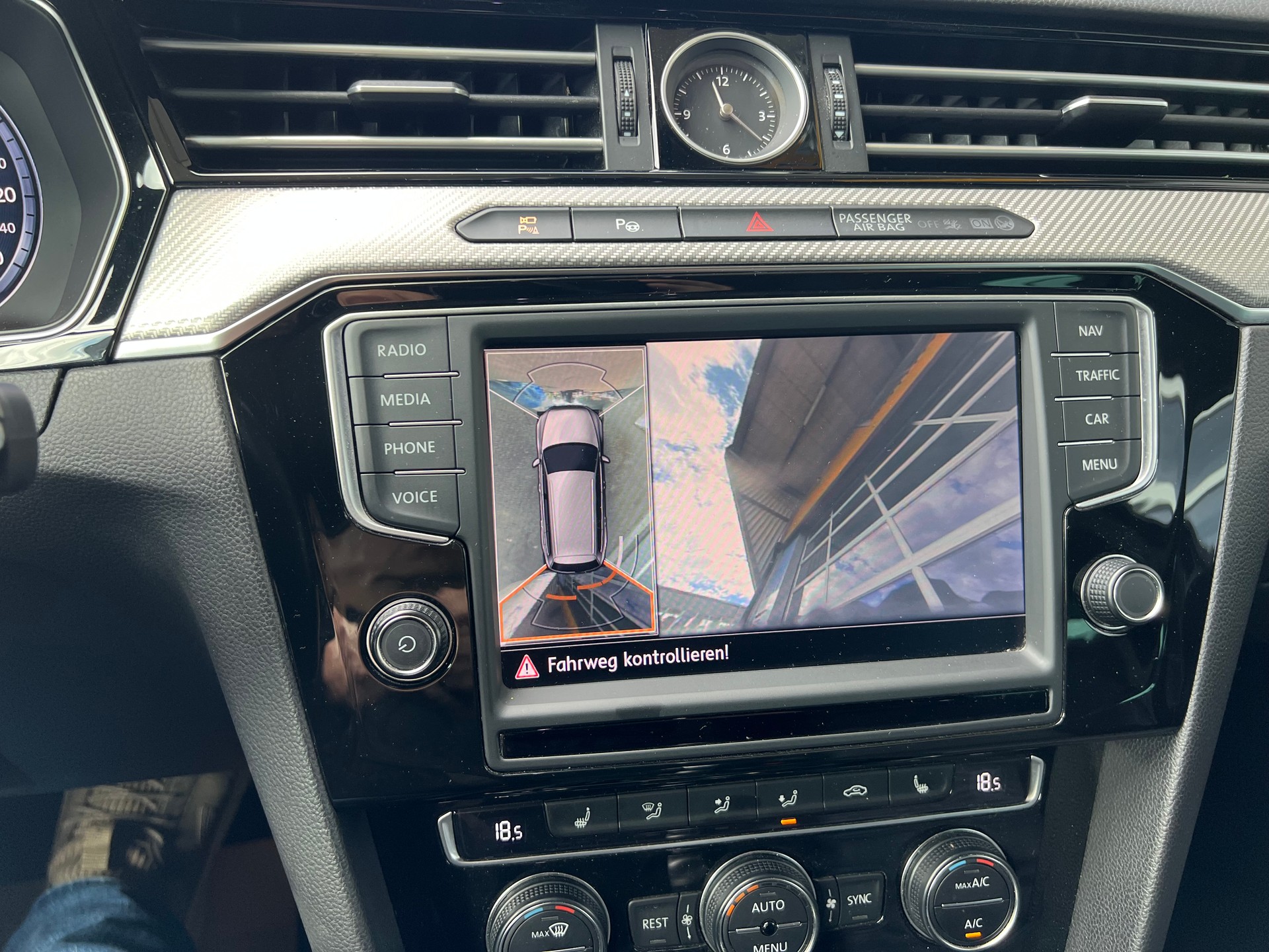 VW Passat Variant 2.0 TSI R-Line Highline 4x4 DSG PS 280 *** Leder * Head-Up Display * AHK 2200 kg.* 1 Jahr Garantie möglich **-image-16