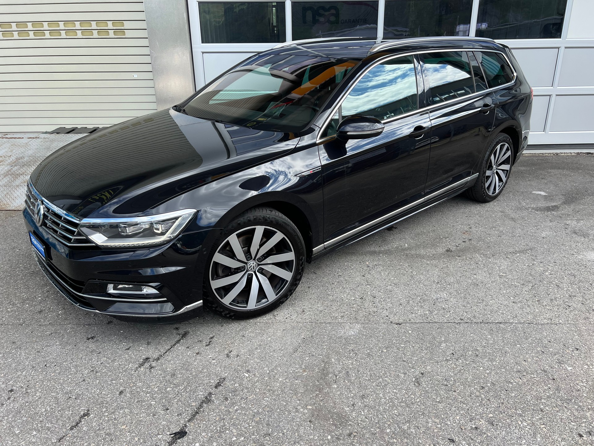 VW Passat Variant 2.0 TSI R-Line Highline 4x4 DSG PS 280 *** Leder * Head-Up Display * AHK 2200 kg.* 1 Jahr Garantie möglich **-image-5