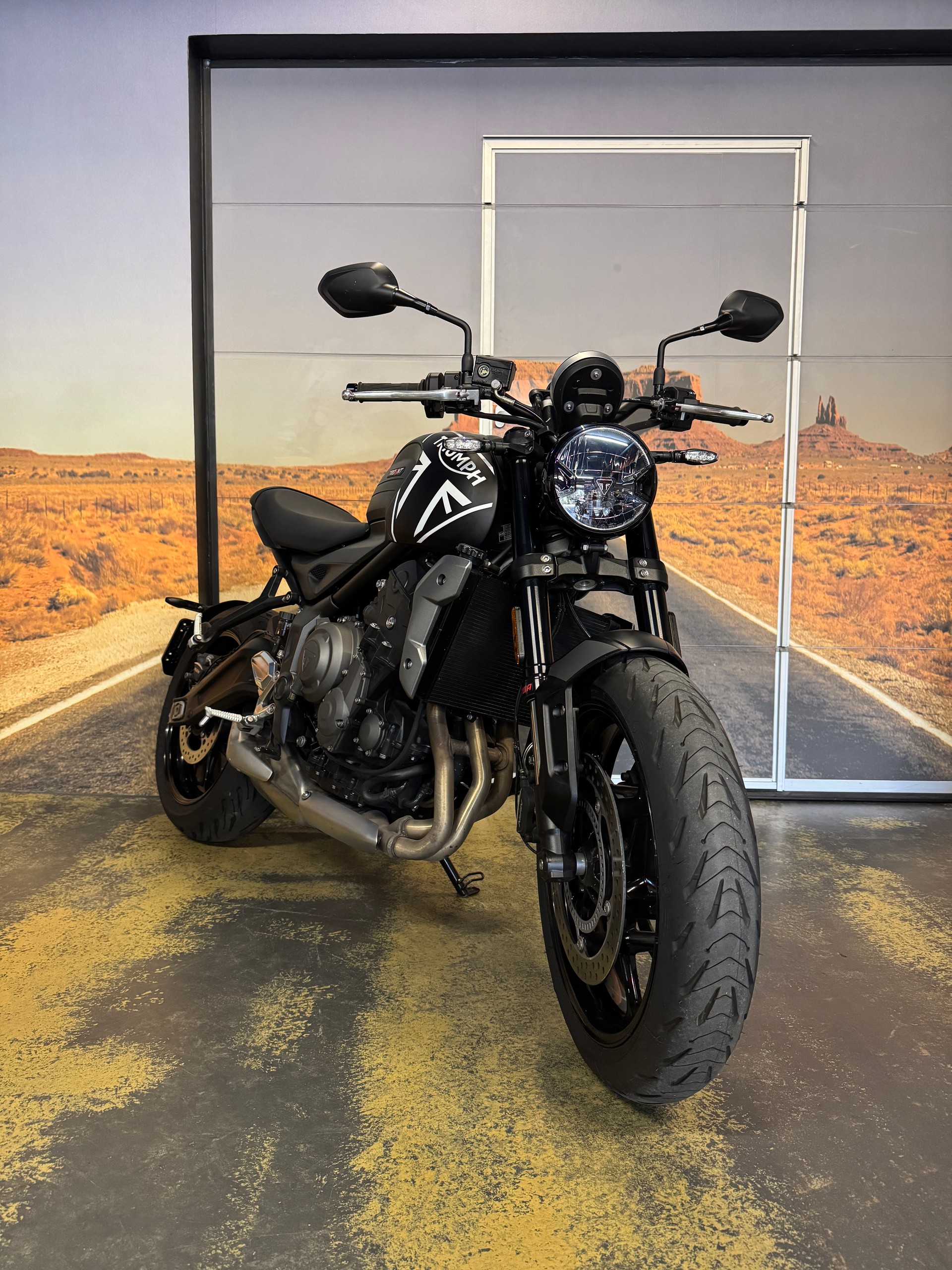 TRIUMPH Trident 660-image-2