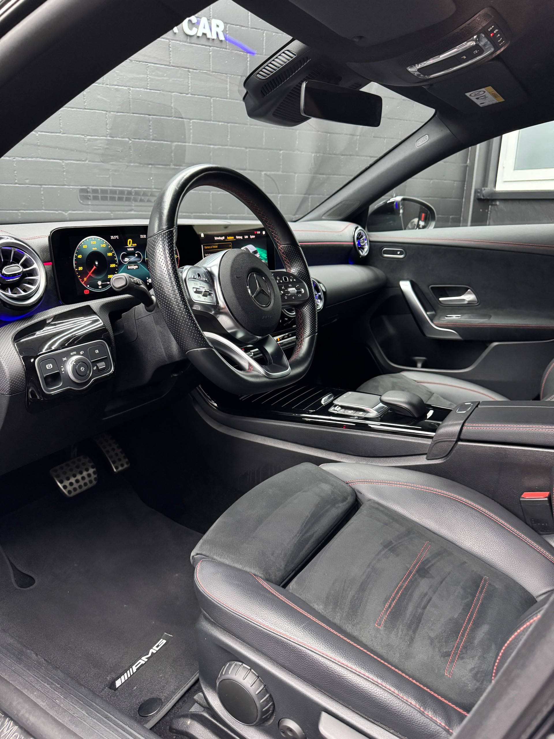 MERCEDES-BENZ CLA 200d 4matic AMG line-image-7