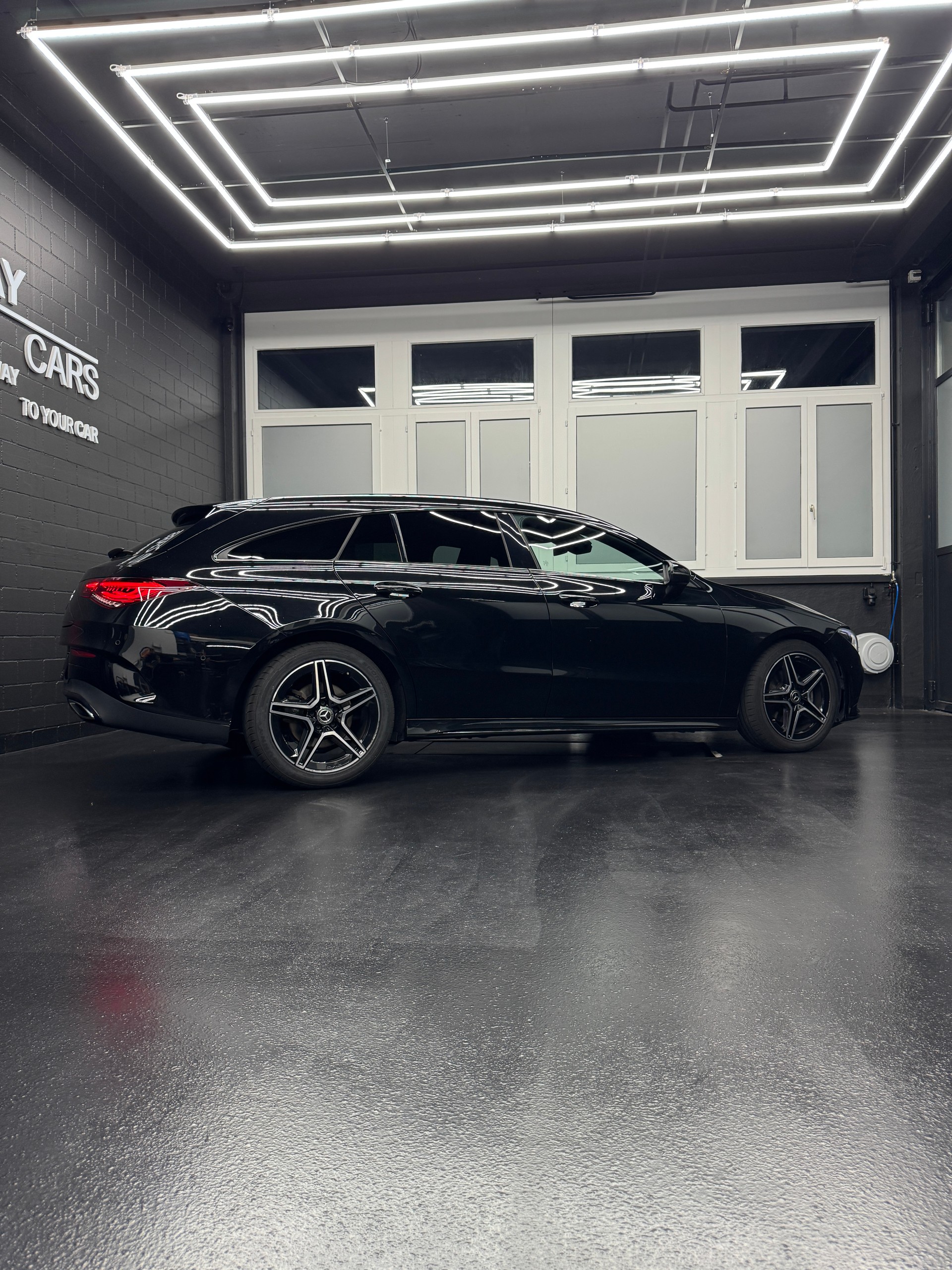 MERCEDES-BENZ CLA 200d 4matic AMG line-image-4