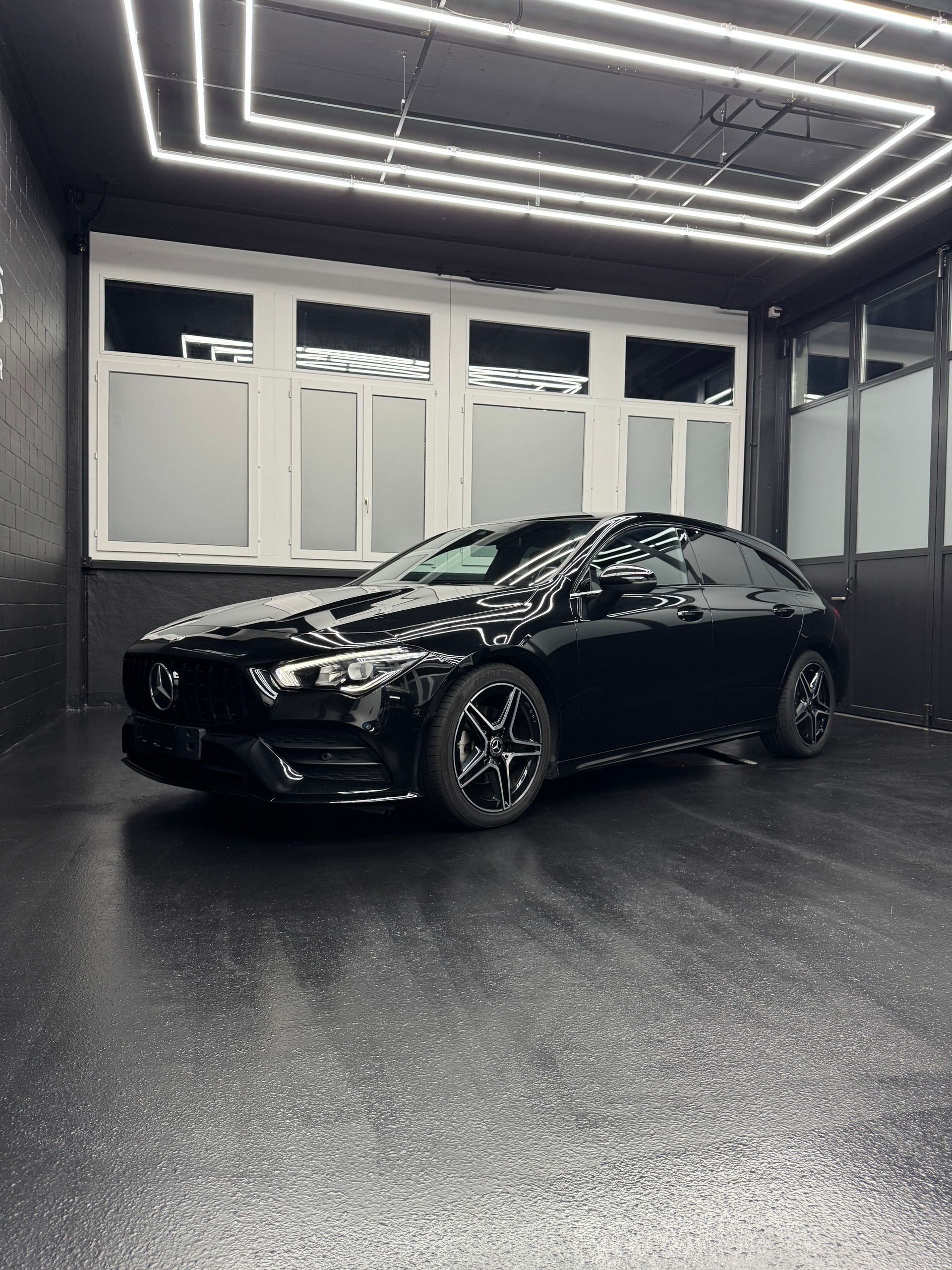 MERCEDES-BENZ CLA 200d 4matic AMG line-image-1