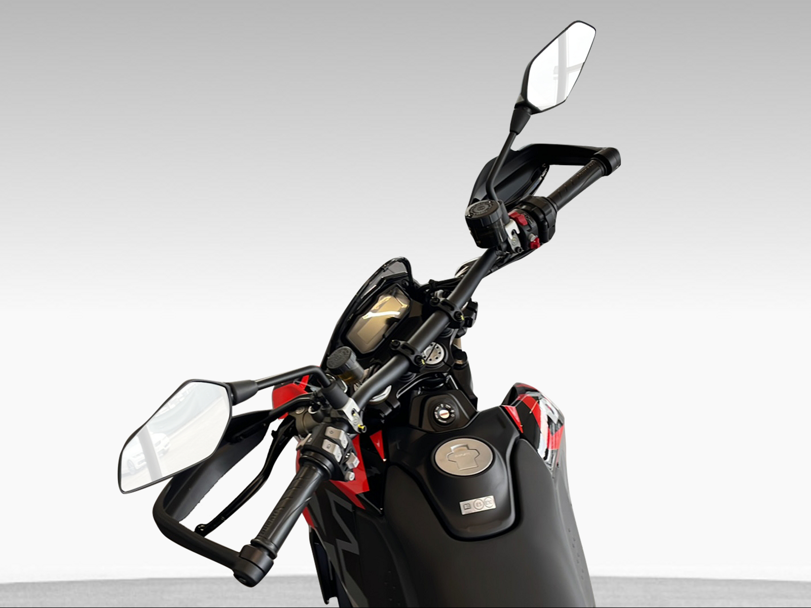 DUCATI 698 Hypermotard RVE Mono ABS-image-6