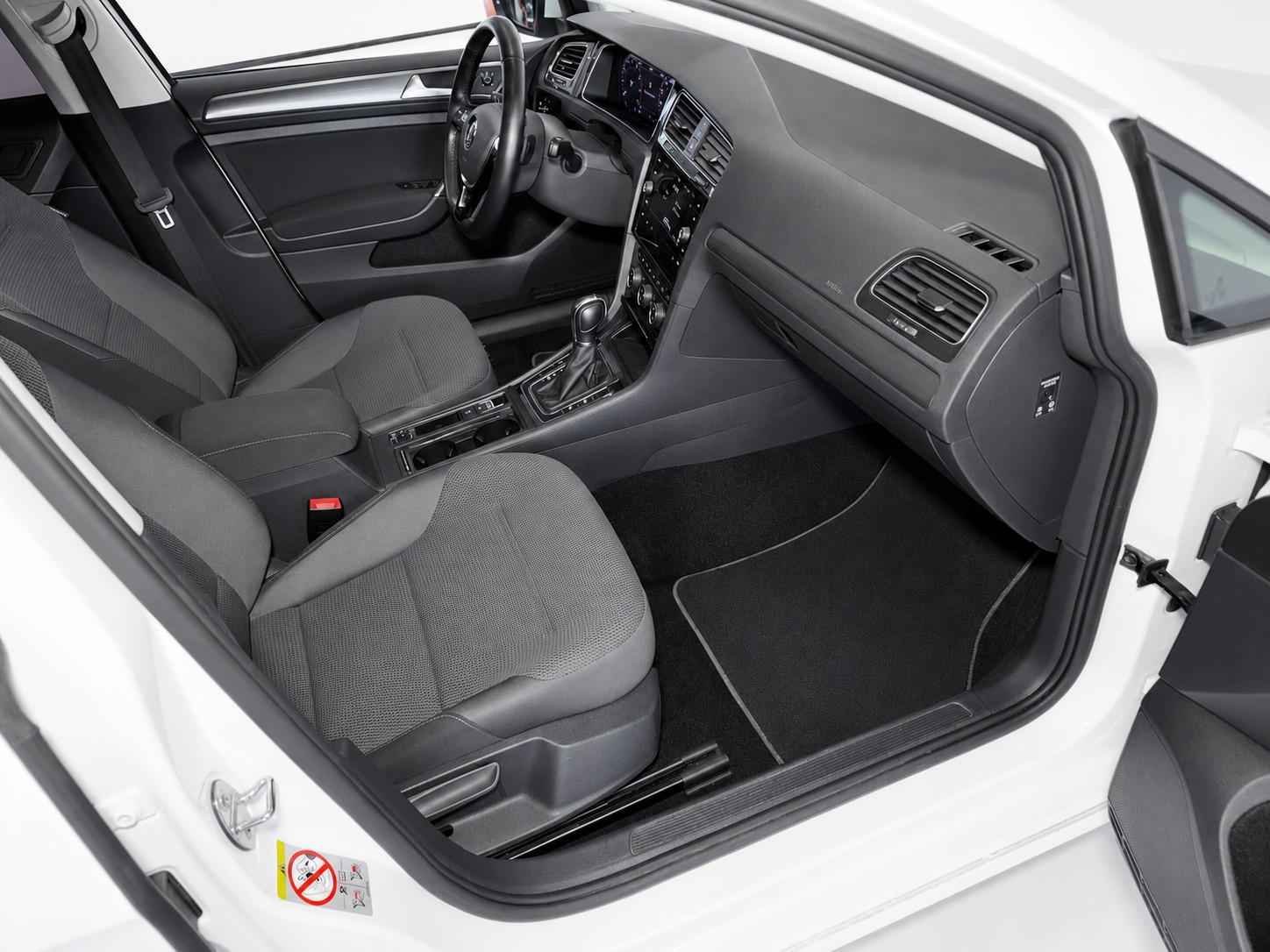 VW Golf Variant 1.5 TSI EVO Digital DSG (CH)-image-18