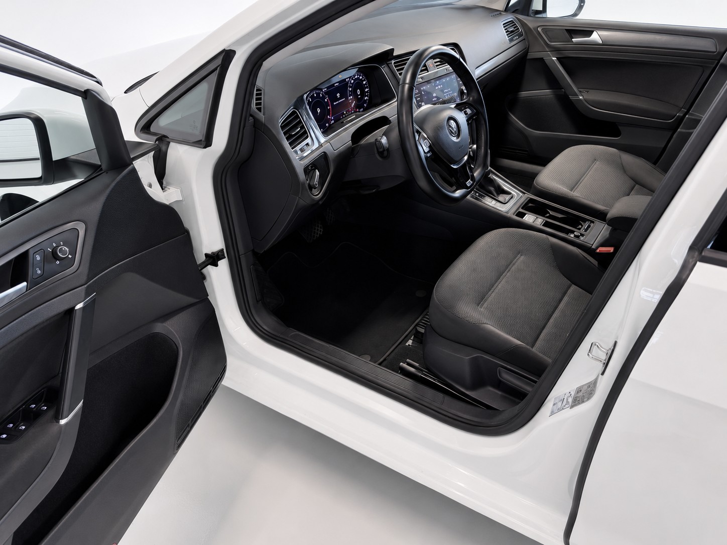 VW Golf Variant 1.5 TSI EVO Digital DSG (CH)-image-14