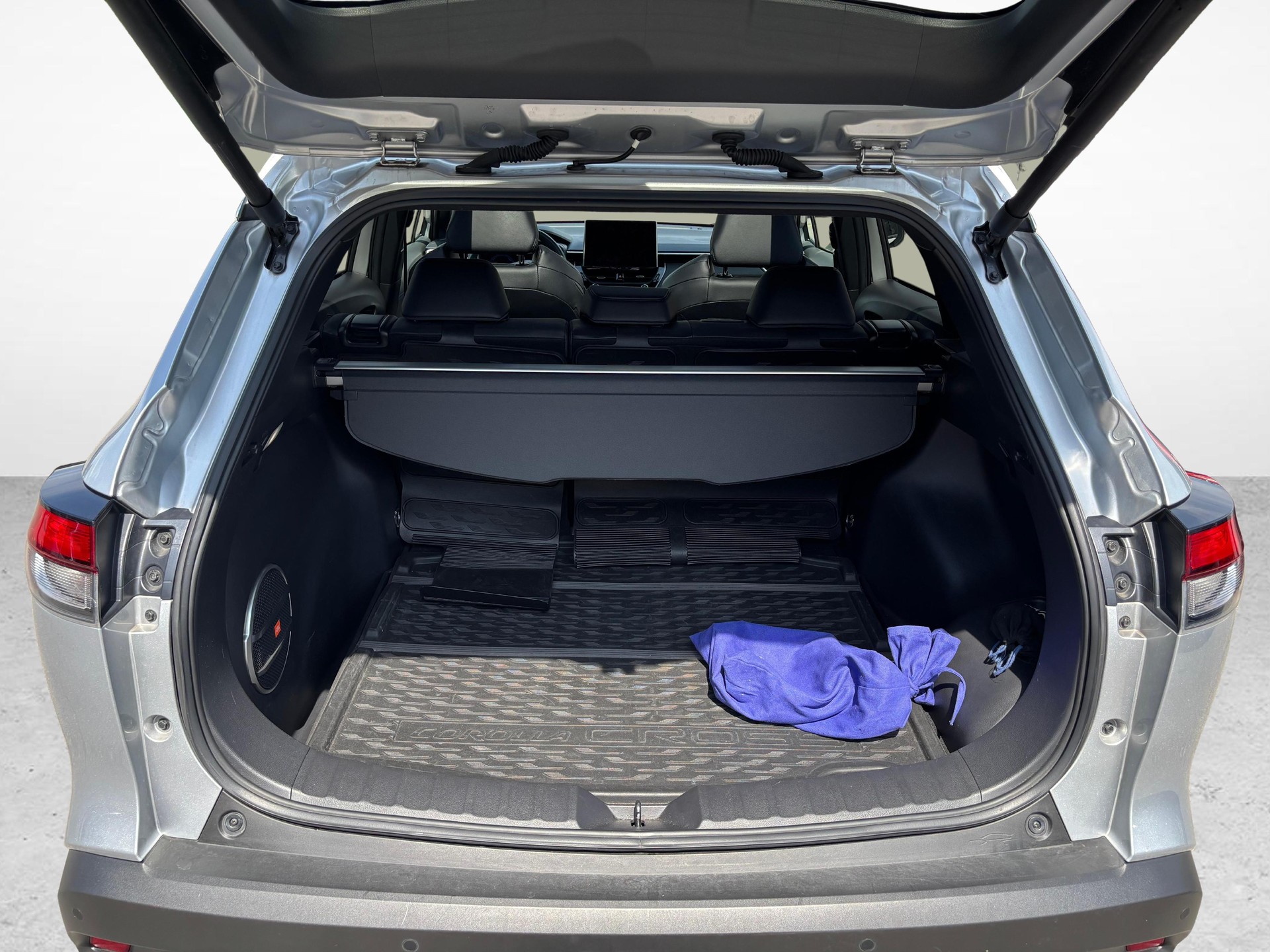 TOYOTA Corolla Cross 2.0 HSD Comfort AWD-i-image-8