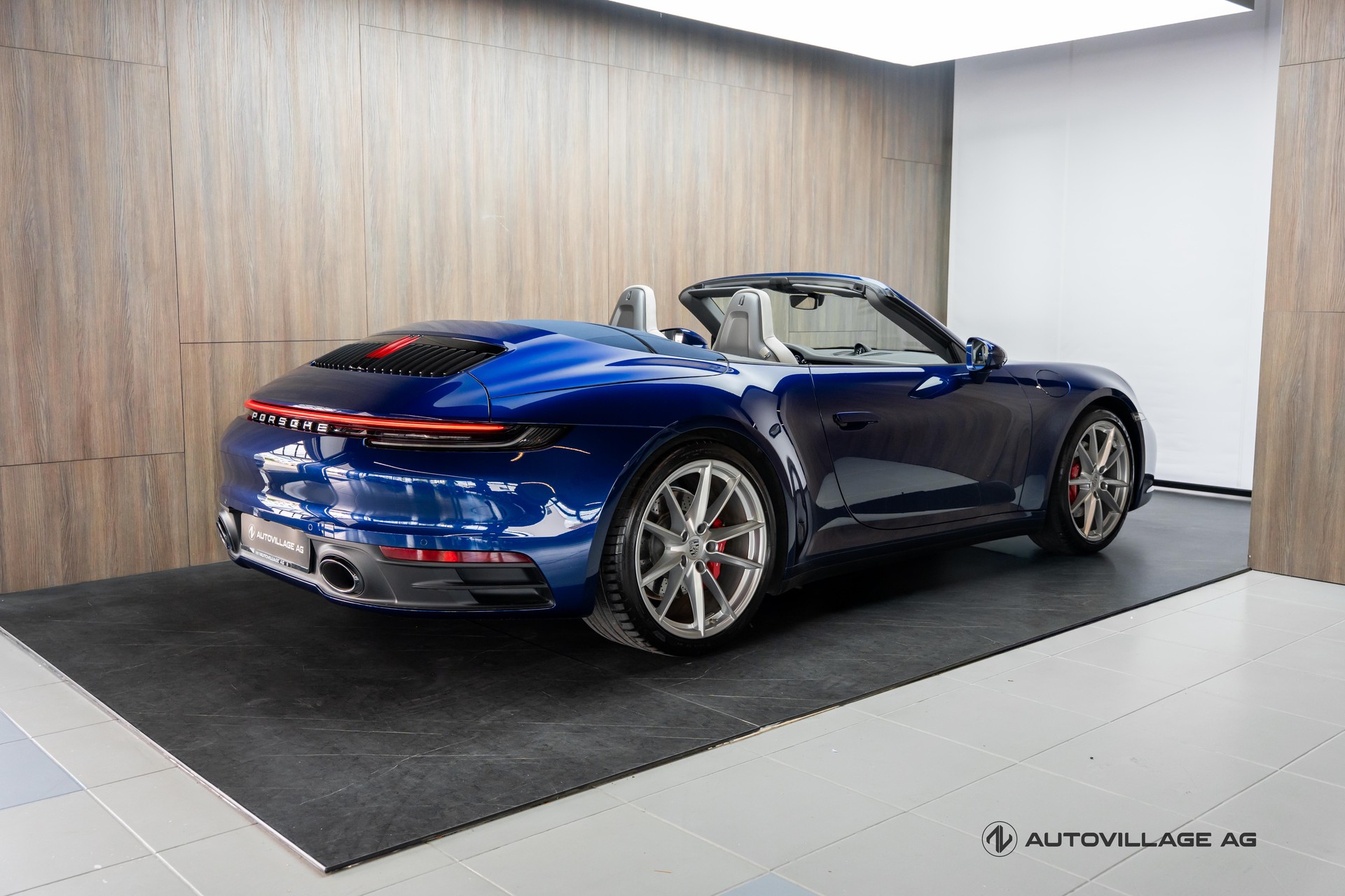 PORSCHE 911 Carrera S Cabriolet PDK-showroom-element-1