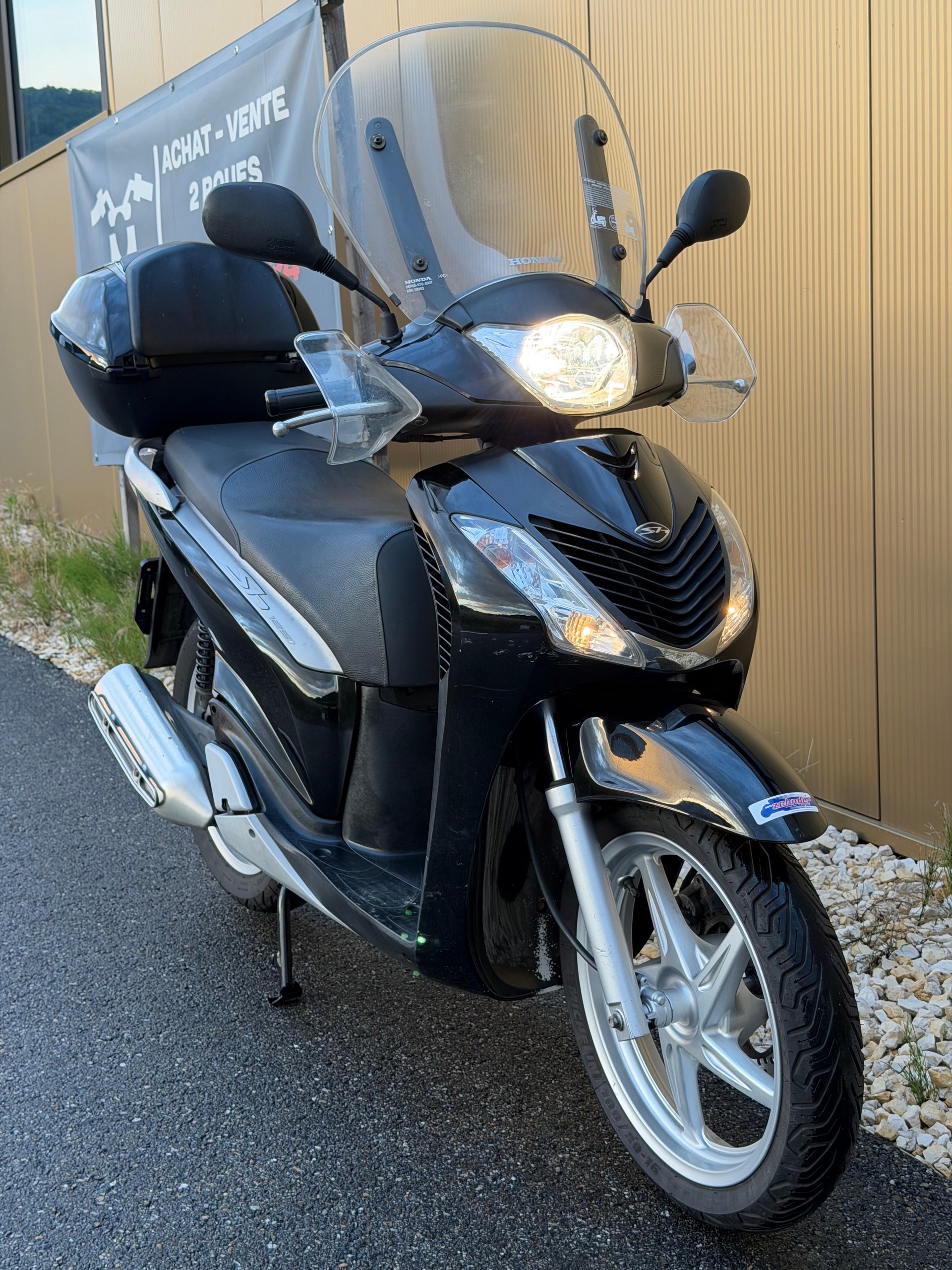 HONDA SH 125 i Discbrake-image-0