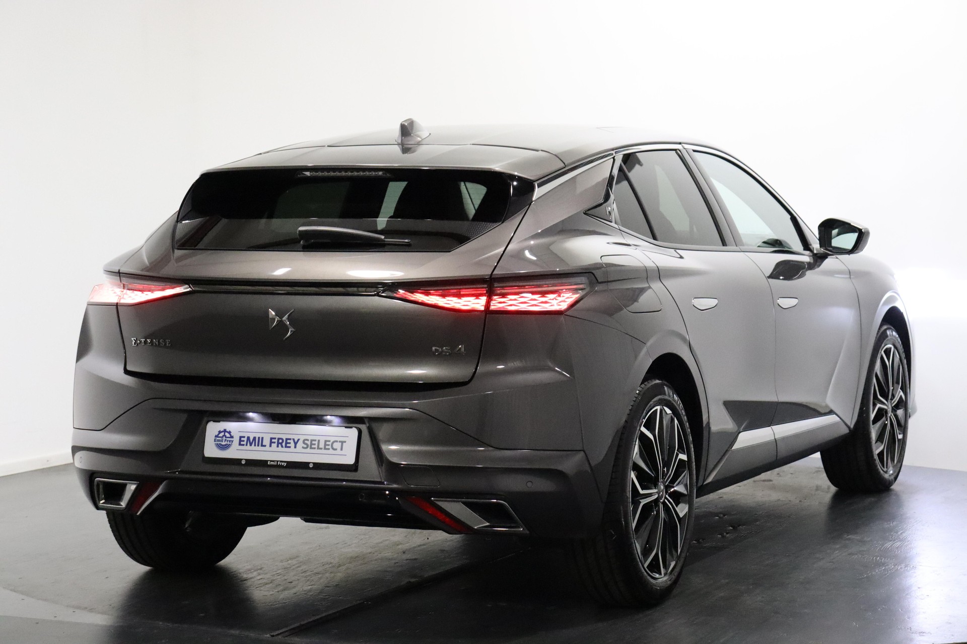 DS AUTOMOBILES 4 1.6 E-Tense Rivoli-showroom-element-2