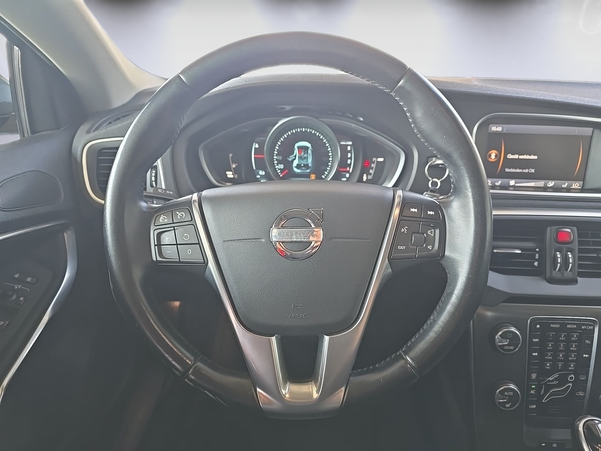 VOLVO V40 D3 Geartronic-image-12