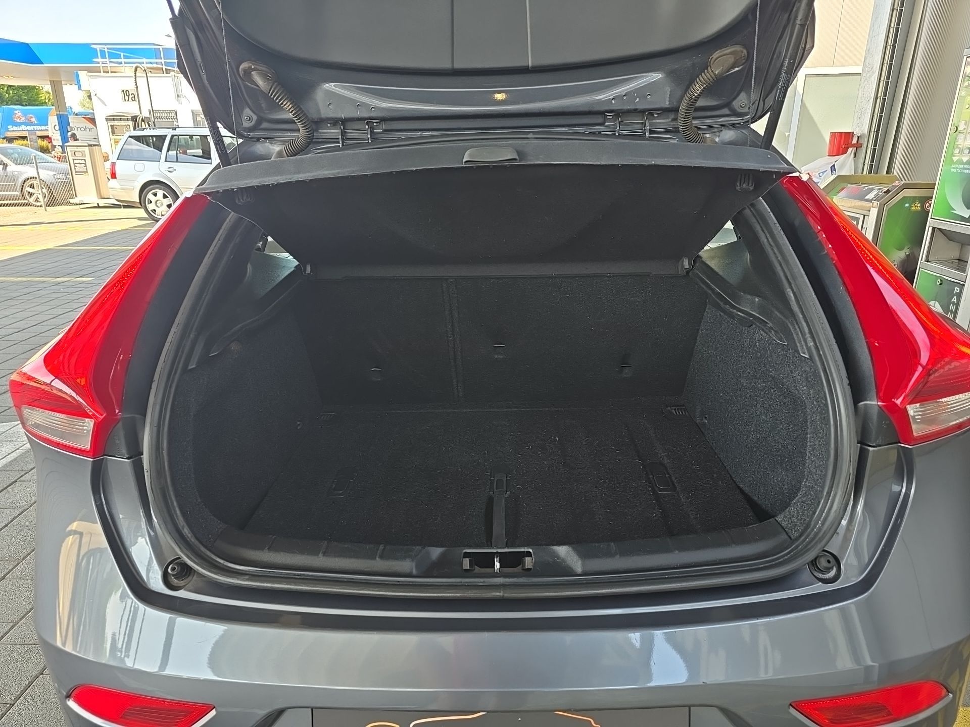 VOLVO V40 D3 Geartronic-image-9