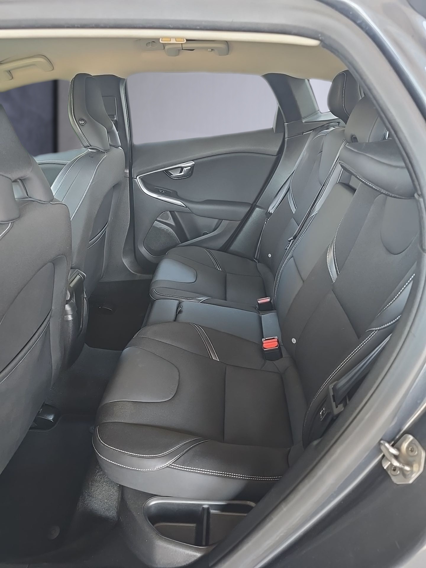 VOLVO V40 D3 Geartronic-image-17