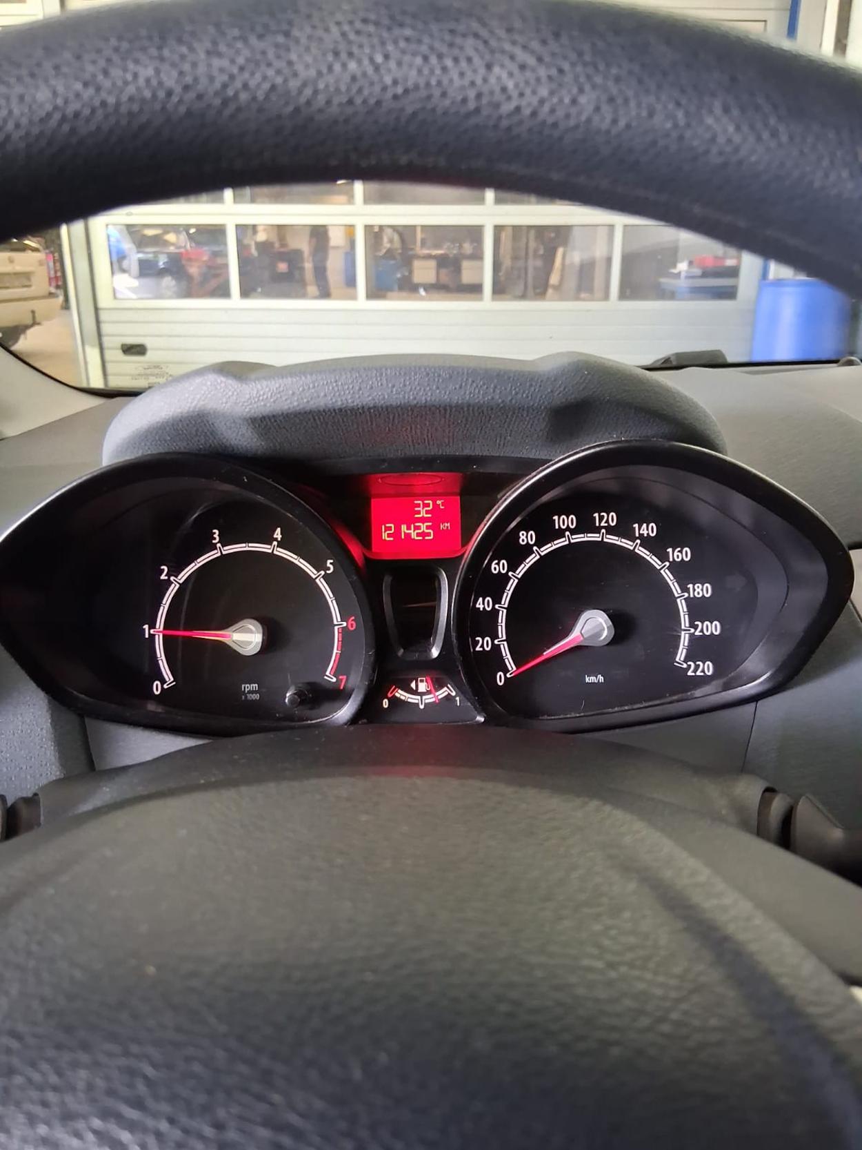 FORD Fiesta 1.4 16V Trend-image-8