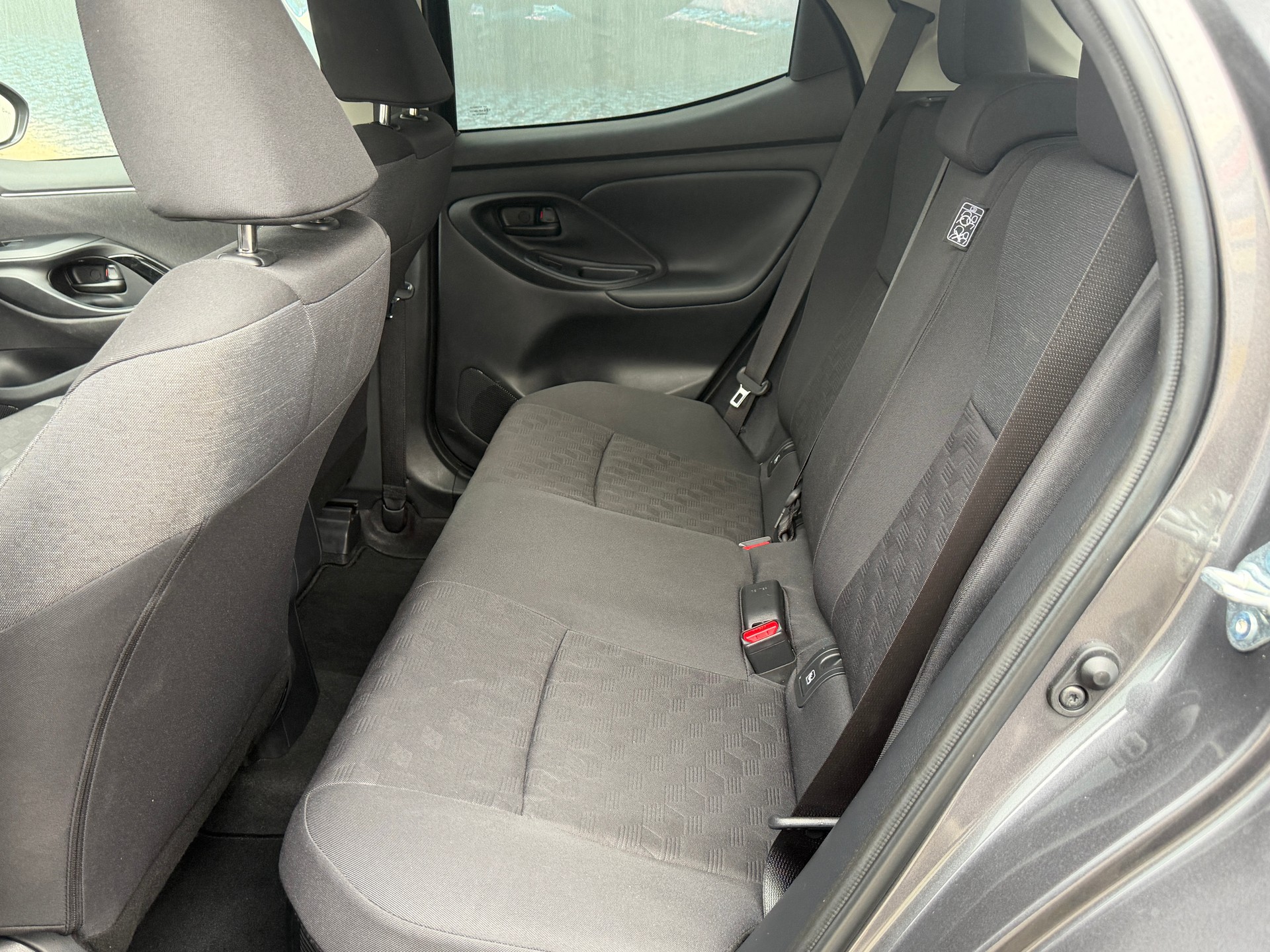 TOYOTA Yaris 1.5 Trend e-CVT-image-5