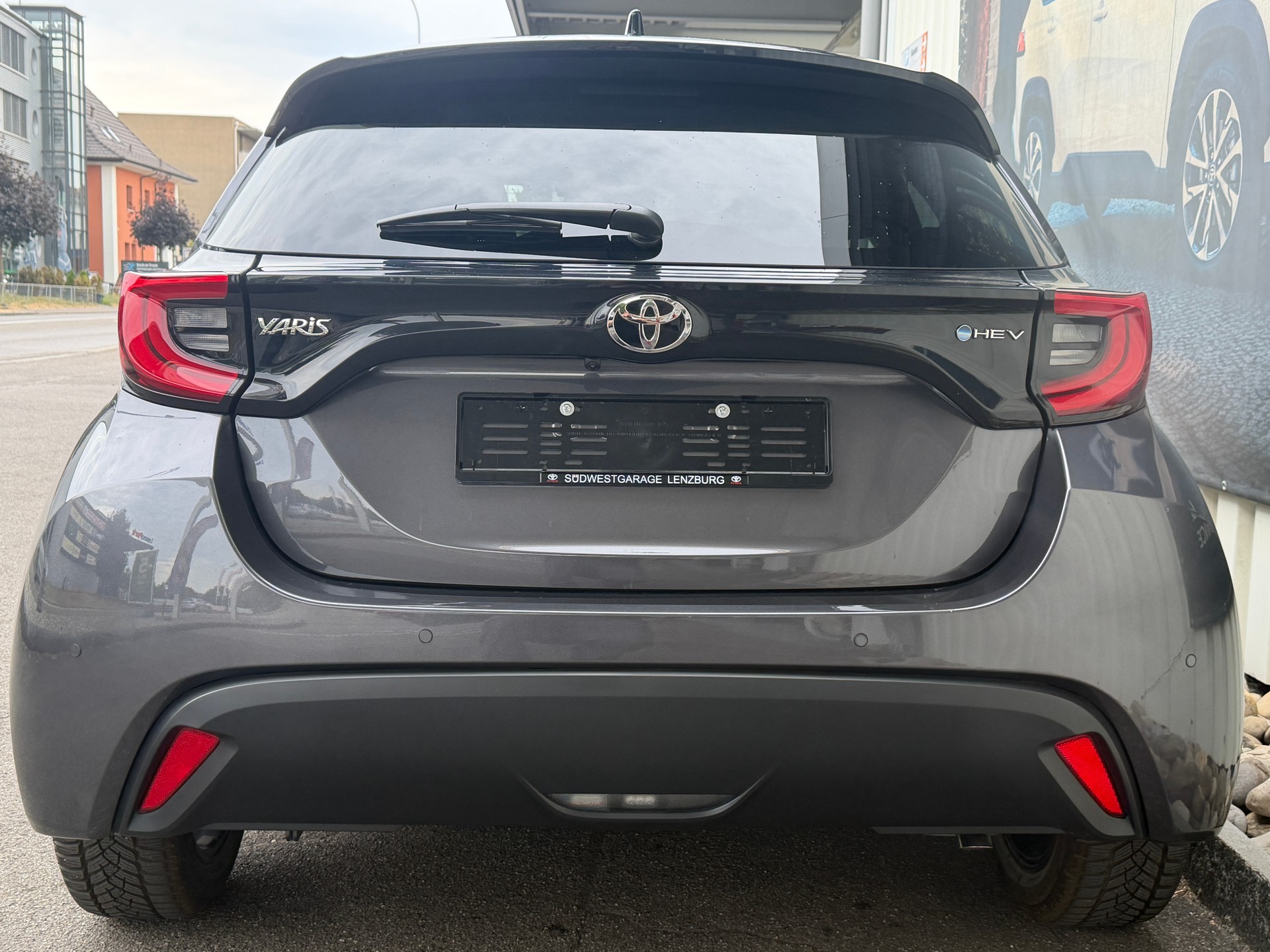 TOYOTA Yaris 1.5 Trend e-CVT-image-8