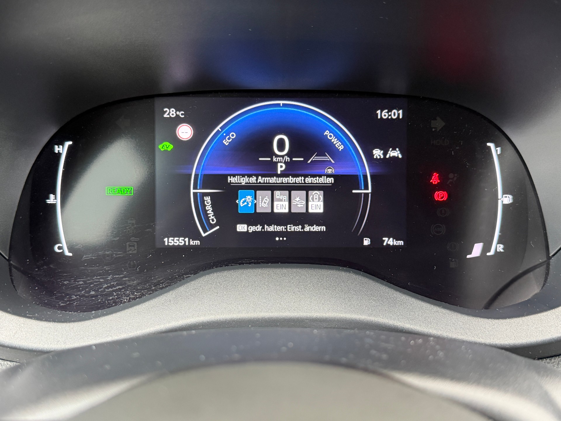 TOYOTA Yaris 1.5 Trend e-CVT-image-12