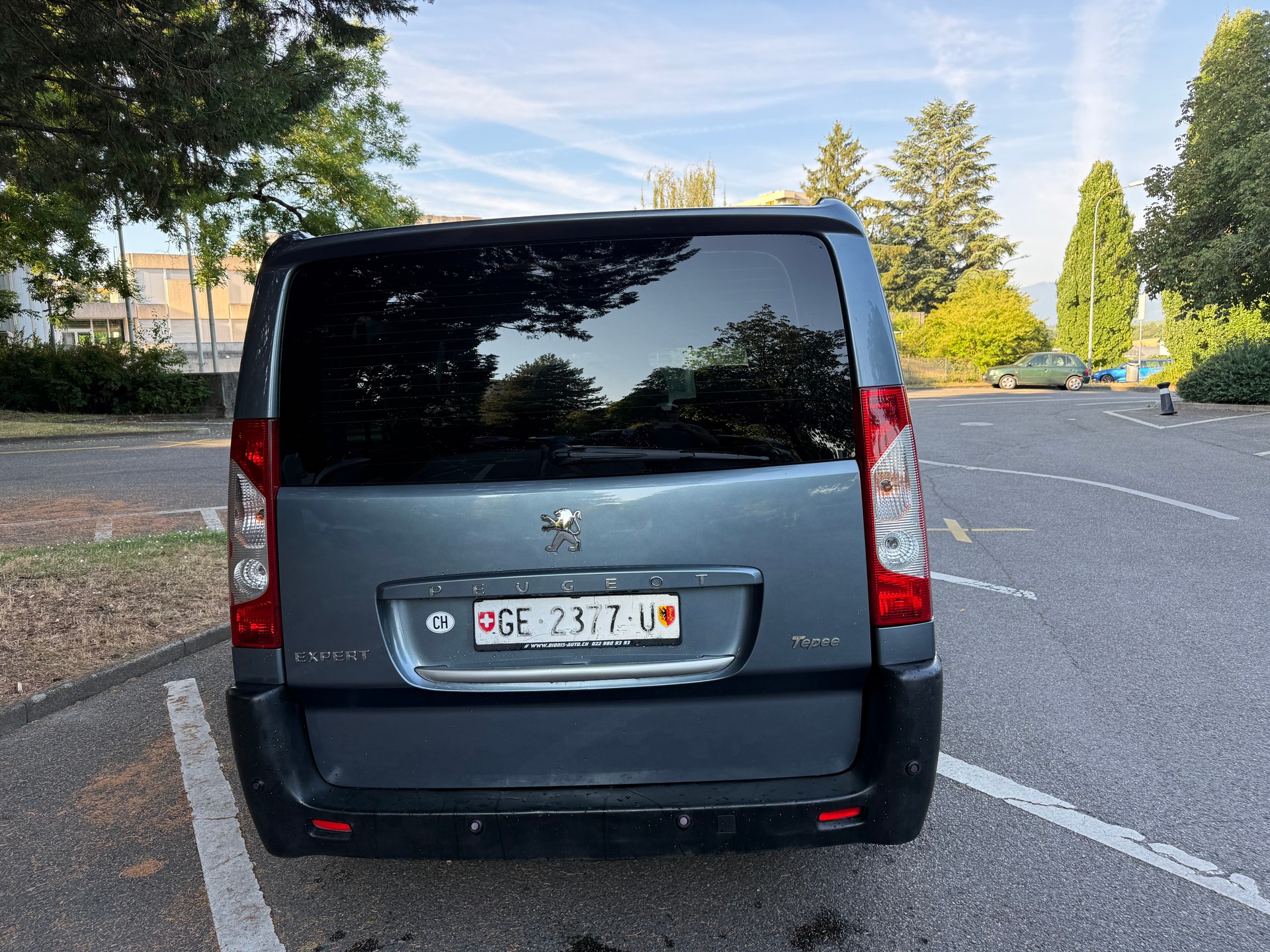 PEUGEOT Expert Tepee 2.0 HDi Confort L2-image-5