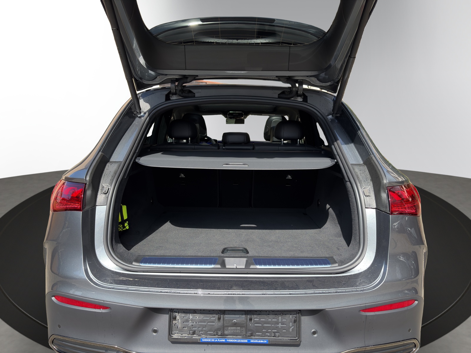 MERCEDES-BENZ EQE SUV 350 4 Matic Excellence-image-5