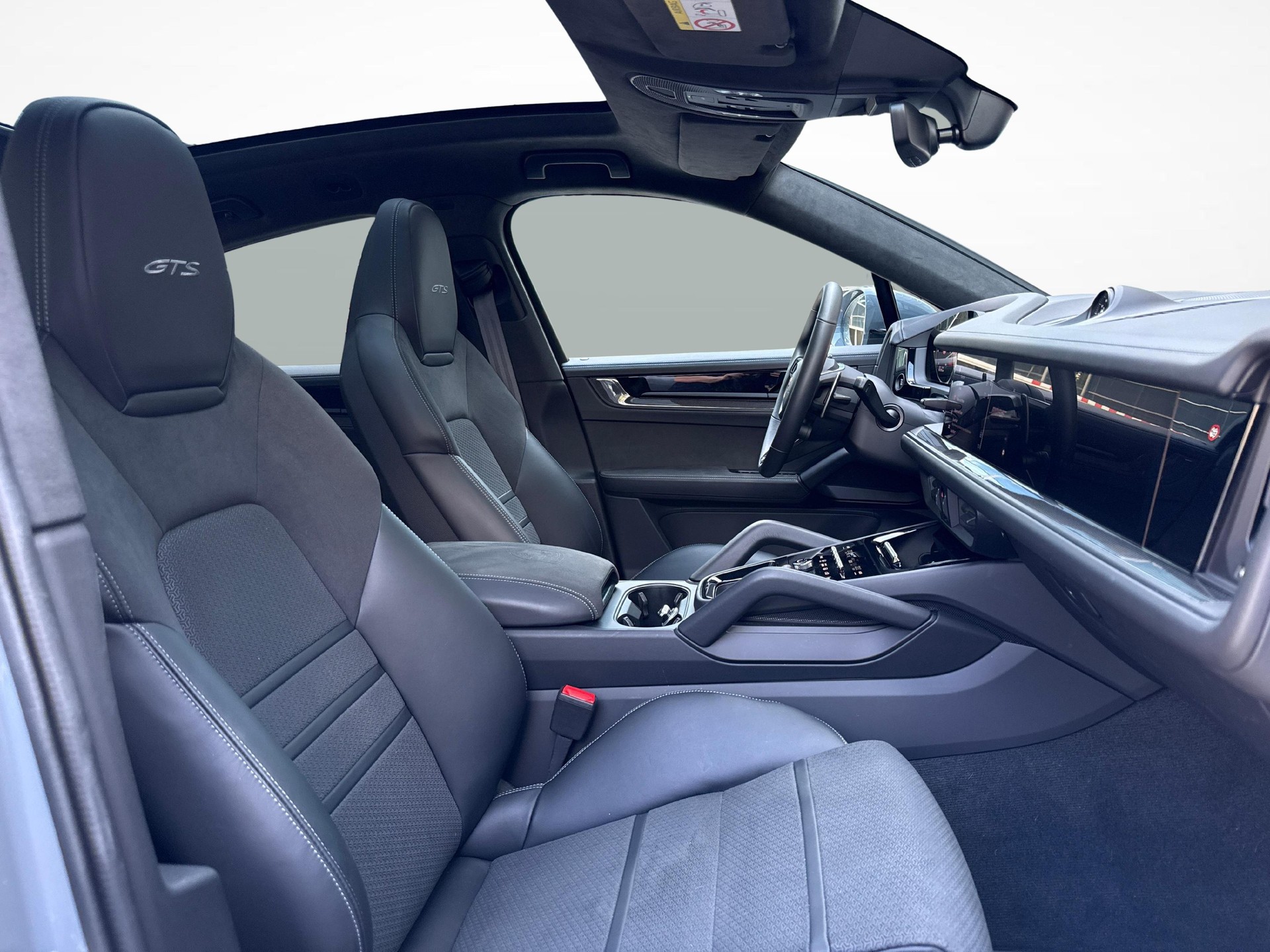 PORSCHE Cayenne Coupé 4.0 V8 GTS-image-8