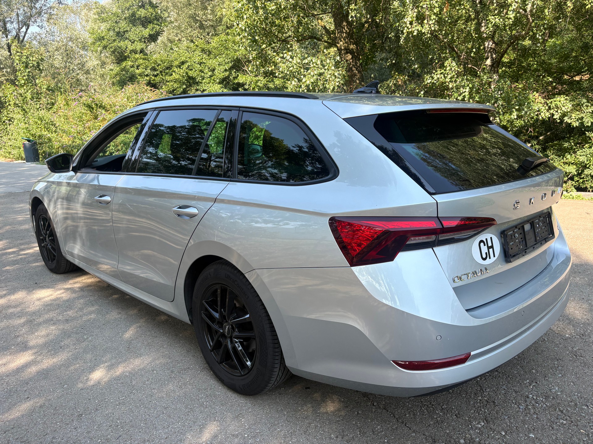 SKODA Octavia Combi 2.0 TDI DSG Ambition 4x4-image-9