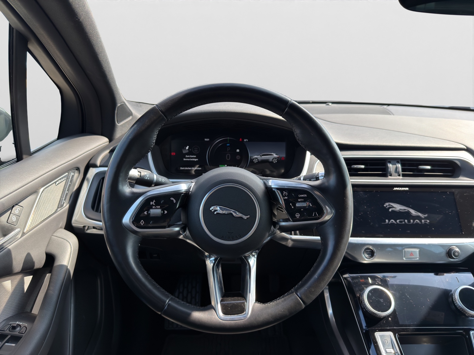 JAGUAR I-Pace EV400 SE AWD-image-13