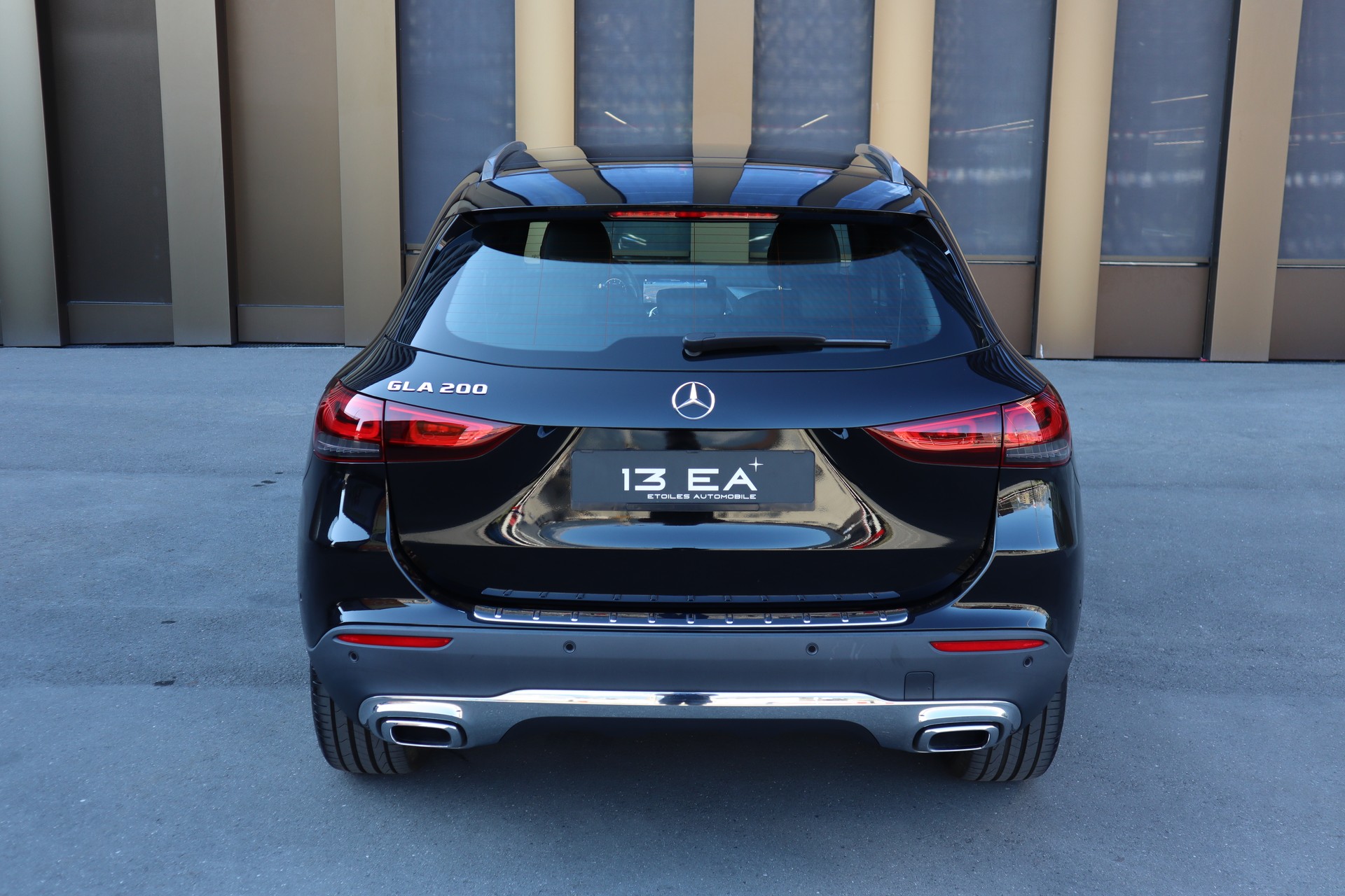 MERCEDES-BENZ GLA 200 Progressive 7G-DCT-image-5