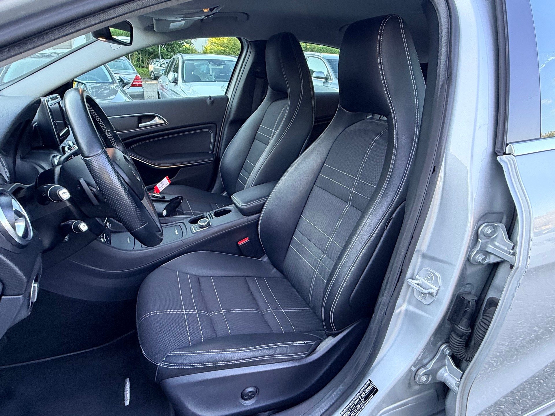 MERCEDES-BENZ A 250 Style 7G-DCT-image-11