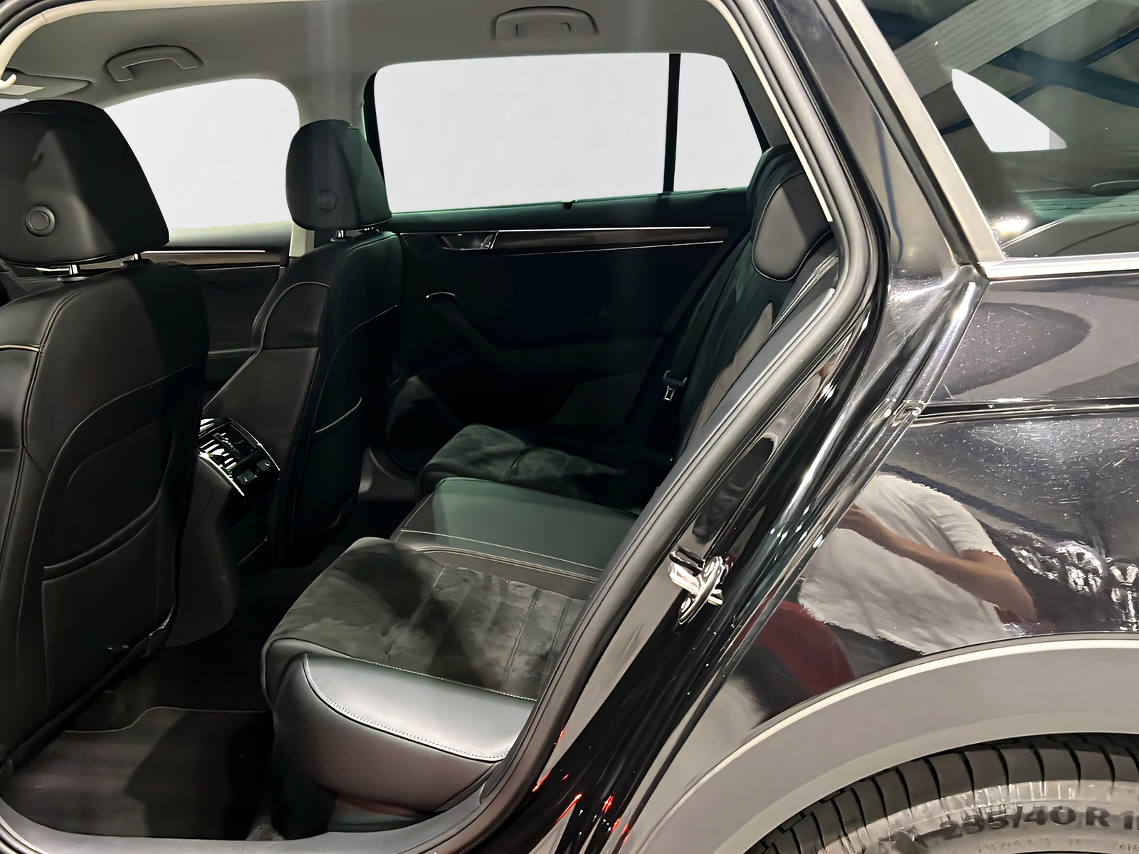 SKODA Superb 2.0 TDi Scout 4x4 DSG**AHK,Tempomat ACC,Lenkradheizung,Frisch ab MFK**-image-9